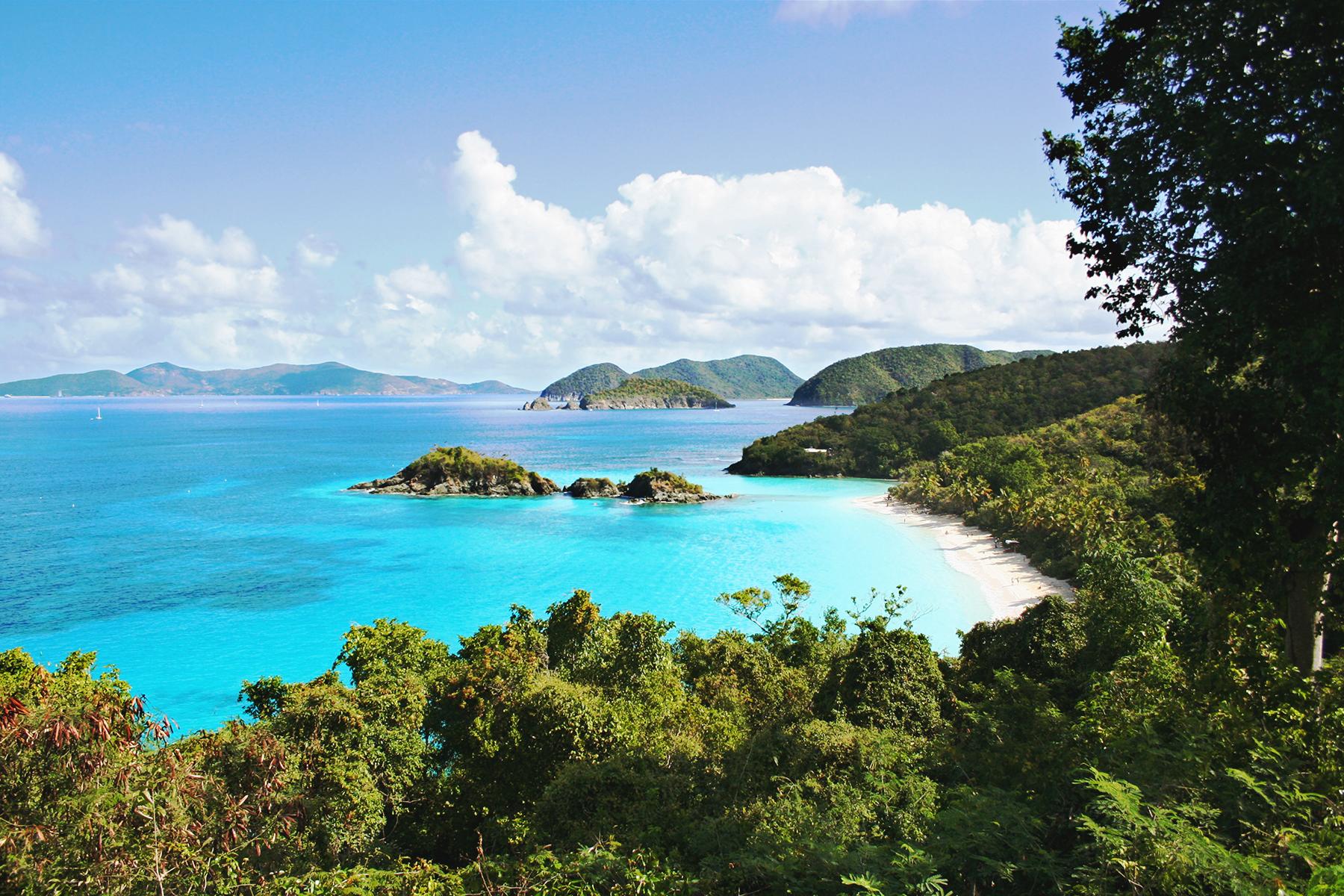 02_BestWarmWeatherTripsWithoutaPassport__U.SVirginIslands_shutterstock_24886447