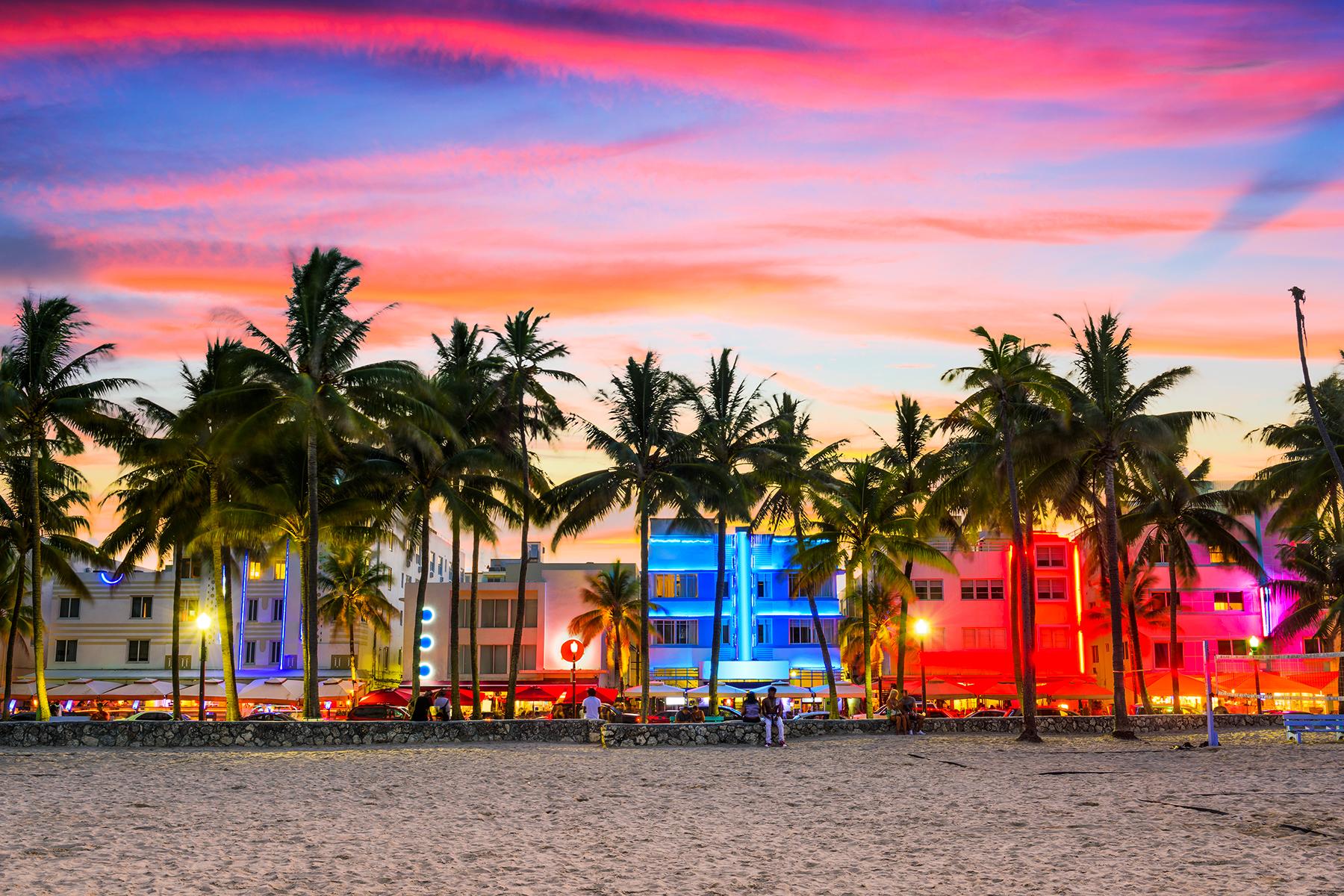 03_BestWarmWeatherTripsWithoutaPassport__Miami_shutterstock_449408050