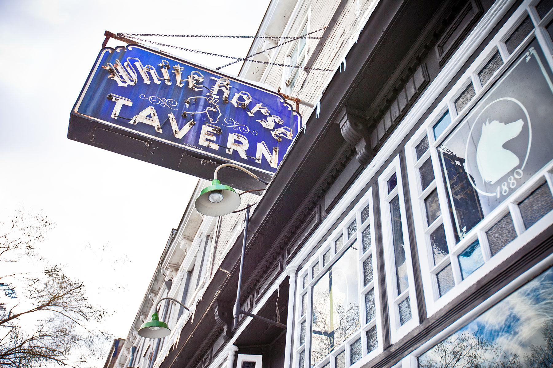 03_Literary_Bars_White_Horse_5476952805_0a19afdb78_o