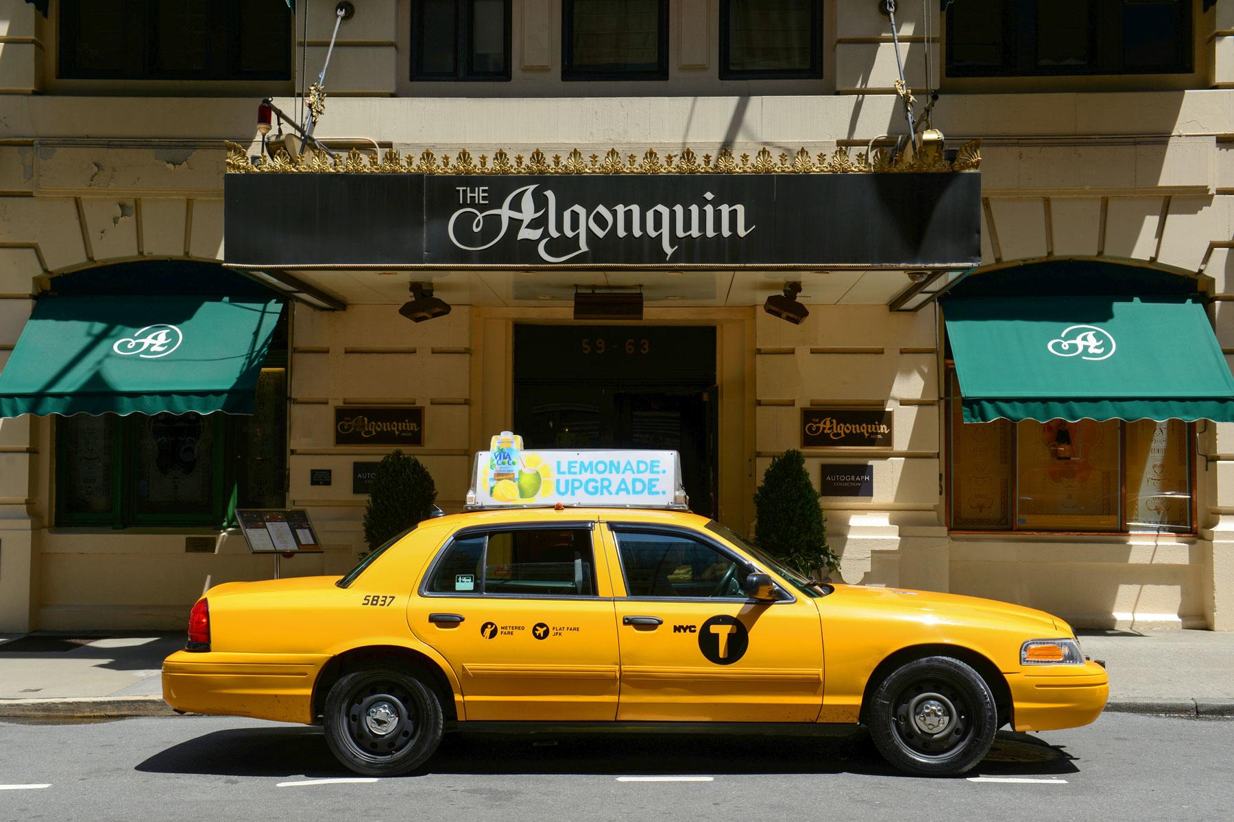 05_Literary_Bars_Algonquin Hotel_dreamstime_xxl_76090130