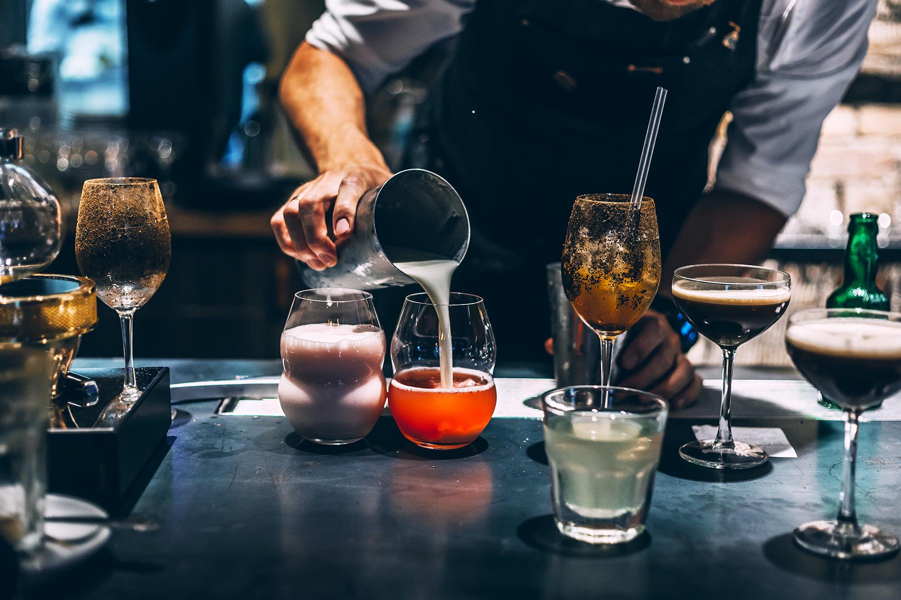 05_UltimateShanghai__SipCraftCocktails_shutterstock_672620068