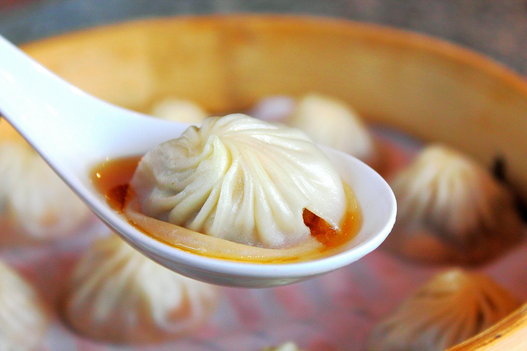 06_UltimateShanghai__SlurpupSoupDumplings_shutterstock_175339121