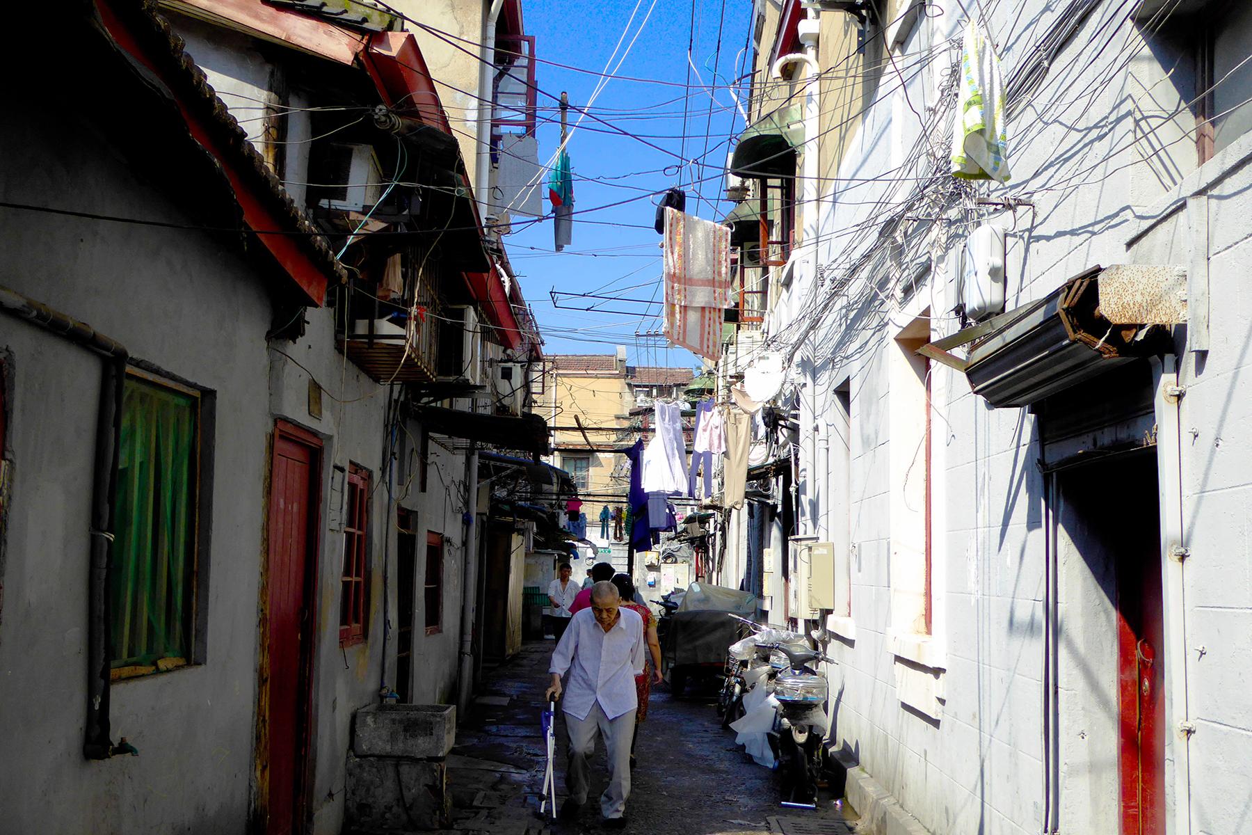 08_UltimateShanghai__GetLostinLaneways_dreamstime_xl_57484006