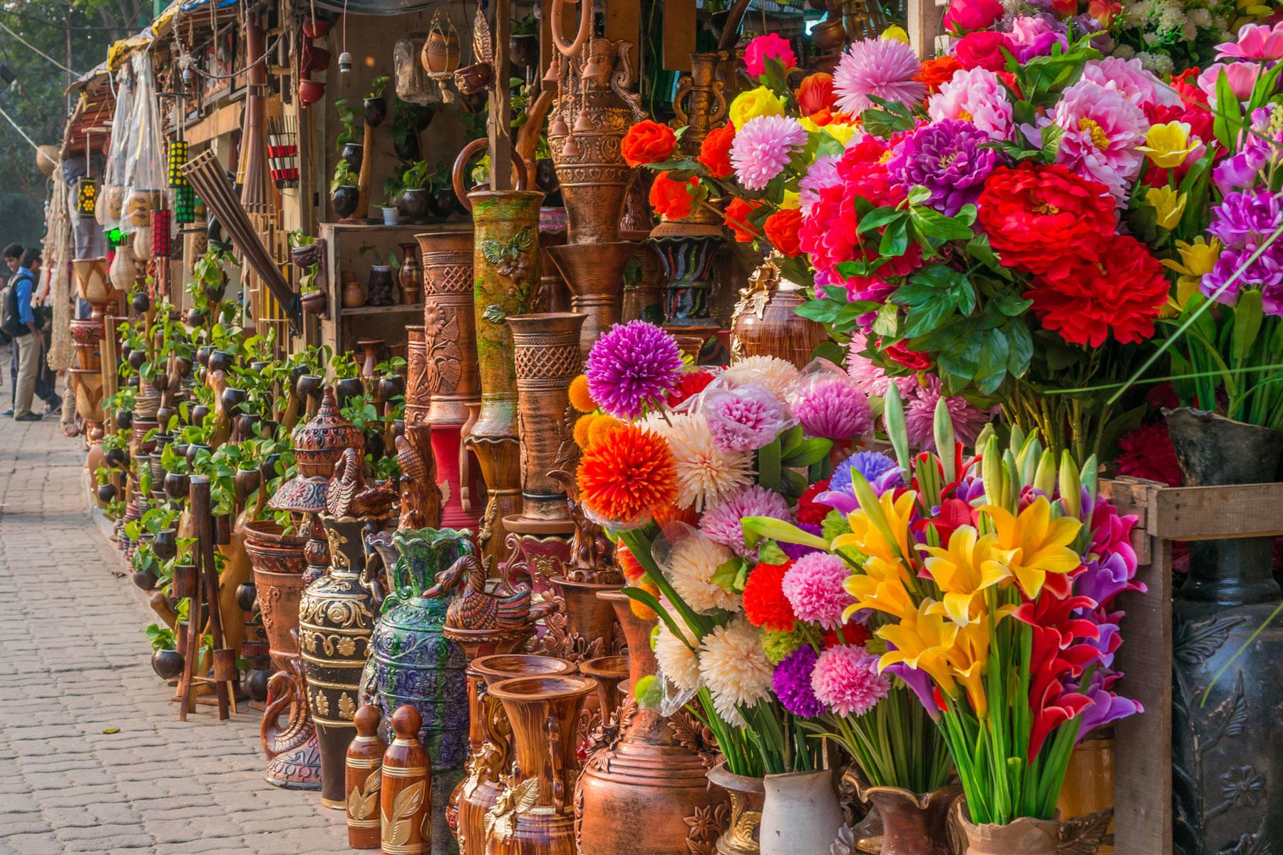 10_India_WTB_Pottery_dreamstime_53840011