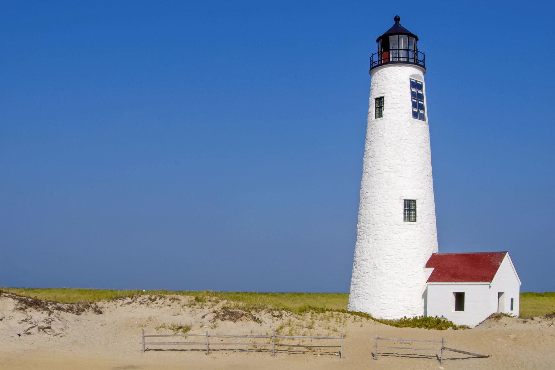14_NE_Best_Beaches_Great_Point_Light_Beach_dreamstime_xl_67435228