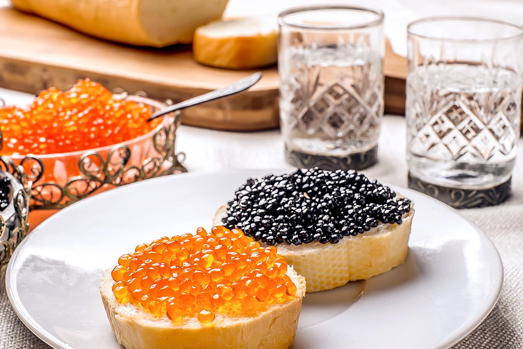 02_RussiaHoneymoon__CaviarisServed_shutterstock_264578555