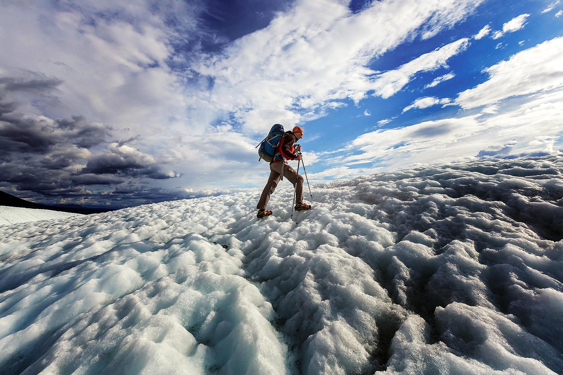03_Ultimate_Alaska_GlacierTrekking_shutterstock_308579762