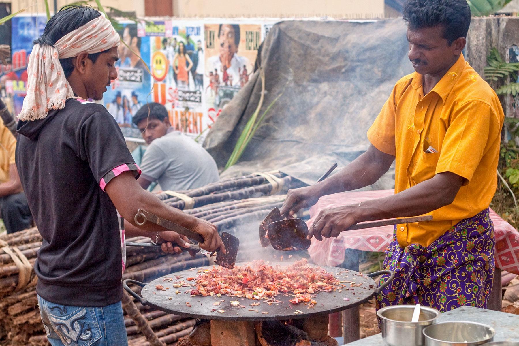 12_Ultimate_India_Streetfood_dreamstime_l_18467439