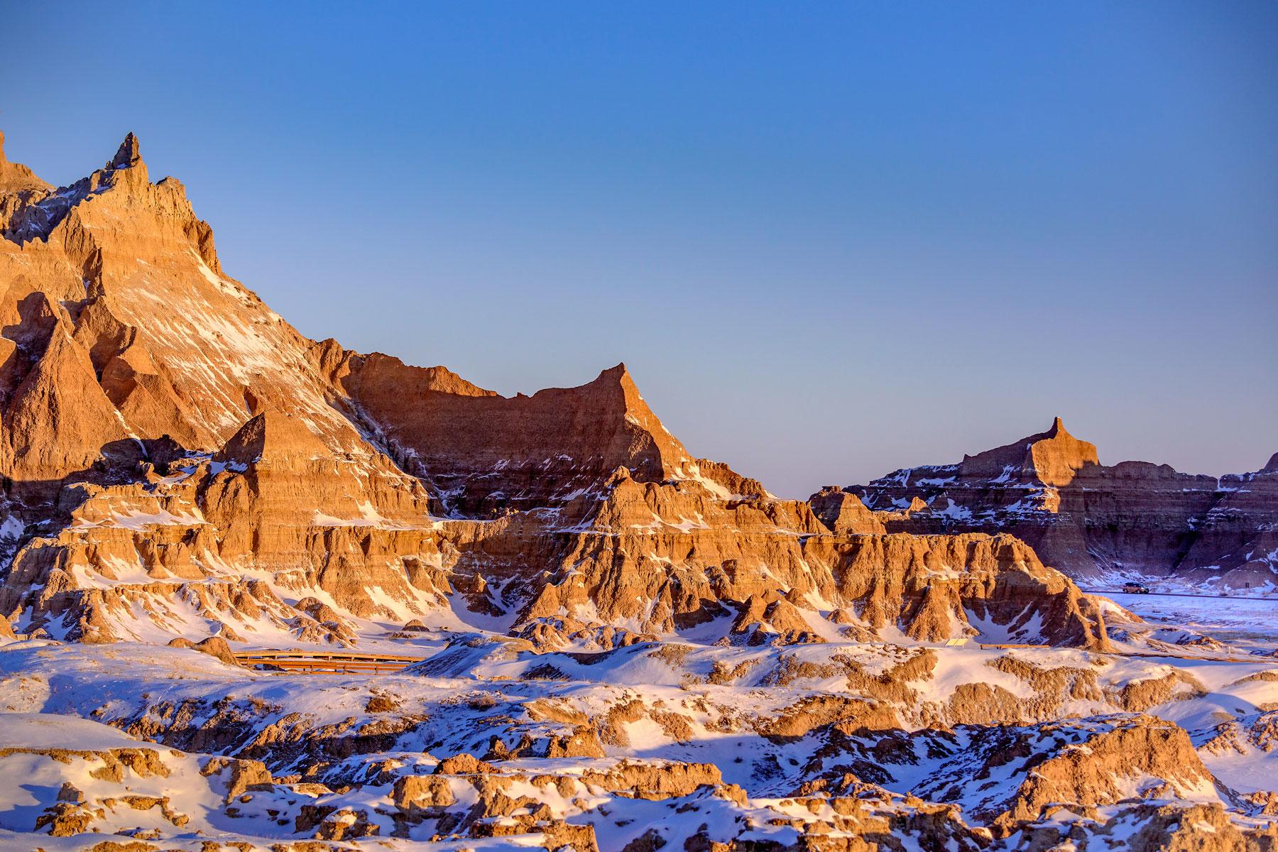 20_National_Park_Winter_Hike_Castle_Trail_cc02-13-18BadlandsVehicles-(1)