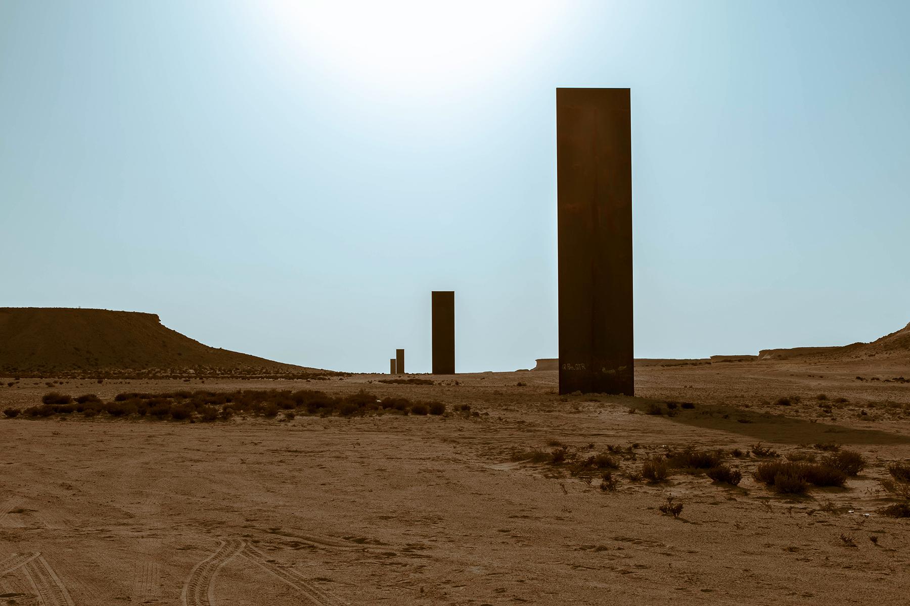 3_QatarSculptures_EastWest_shutterstock1074420146