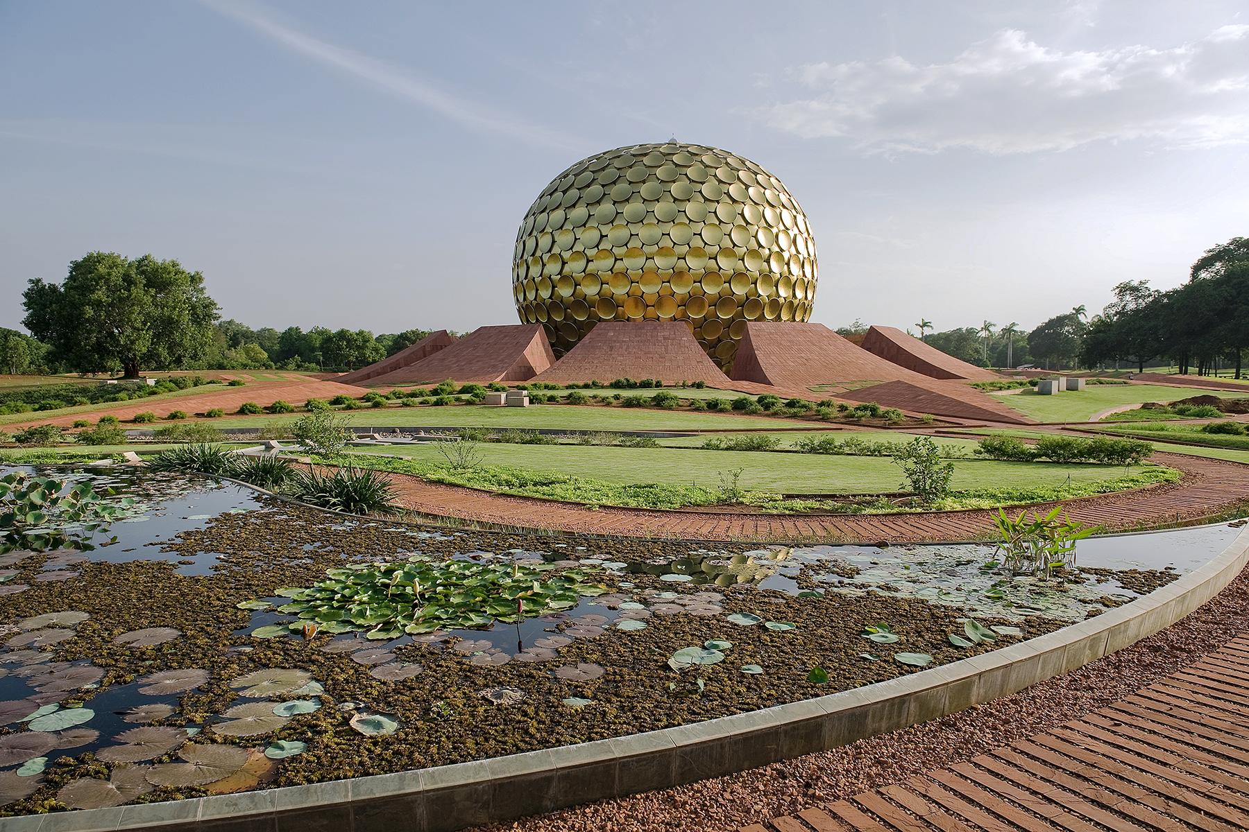 40_Ultimate_India_Matimandir_shutterstock_476300506