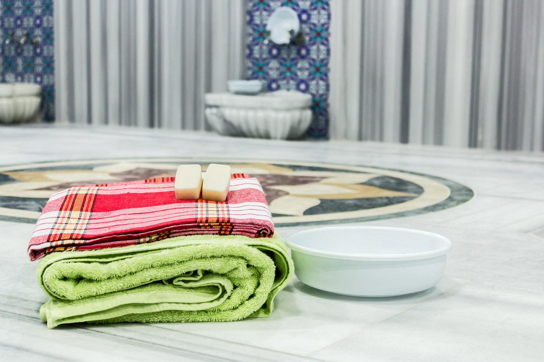 02_Turkish_Hammam_Service_dreamstime_xxl_97787883