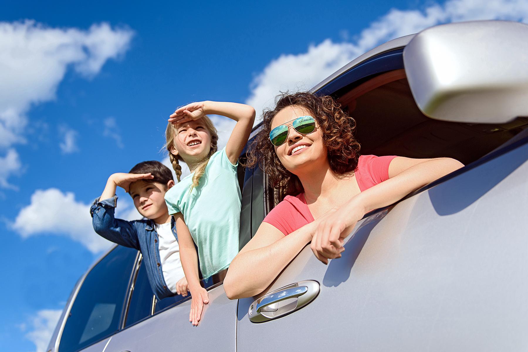 07_10TipsforRoadtrippingwithkids__TakeAdvantageofRoadblocks_shutterstock_471295715