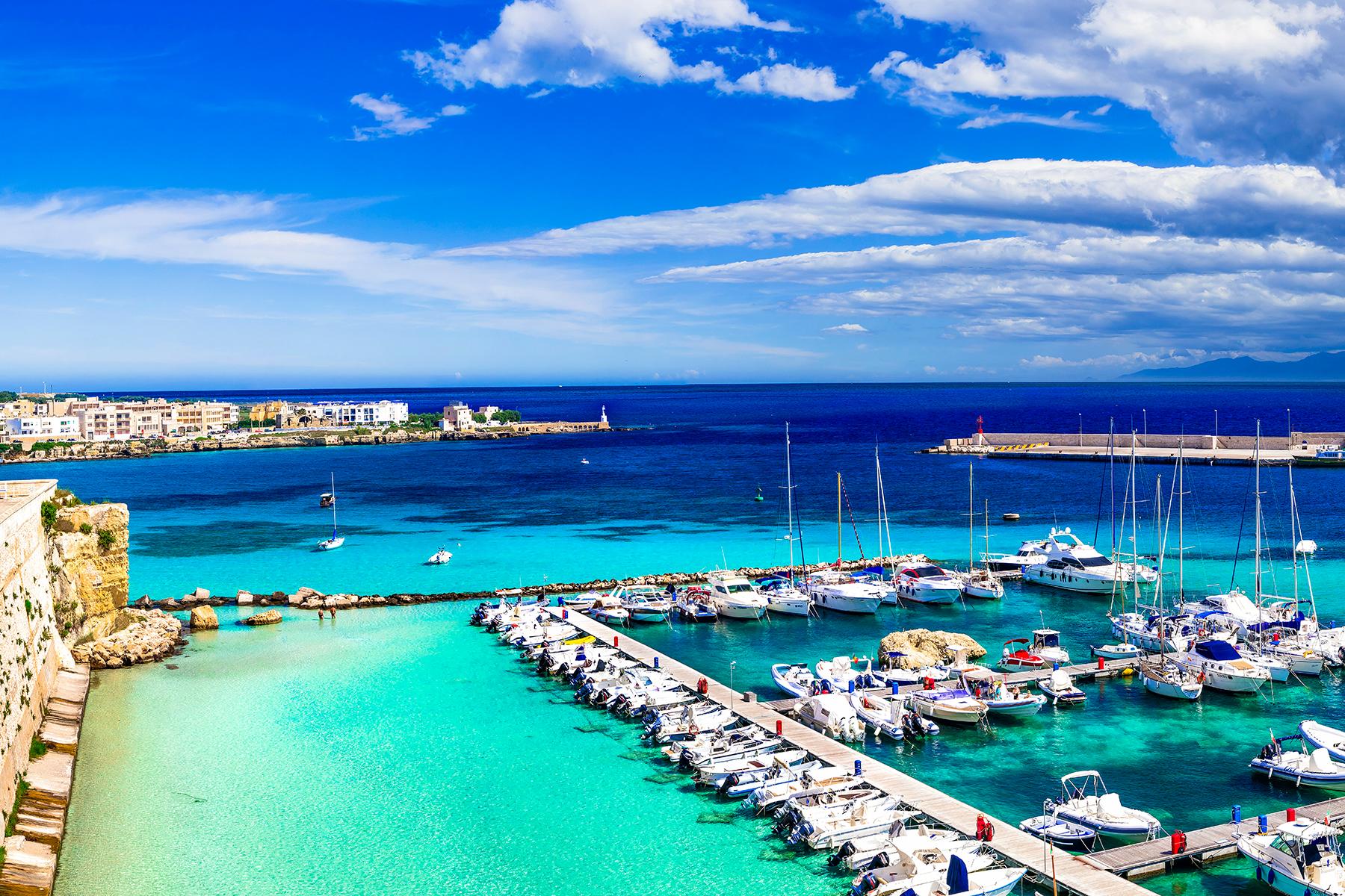 11_20GorgeousSidetownsinItaly__Otranto_shutterstock_1128921953