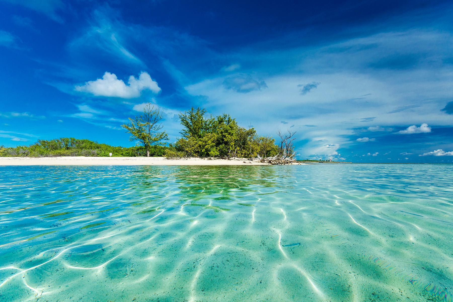 5_AffordableAlternativesCrowdedDestinations_Bimini_shutterstock_1227418711