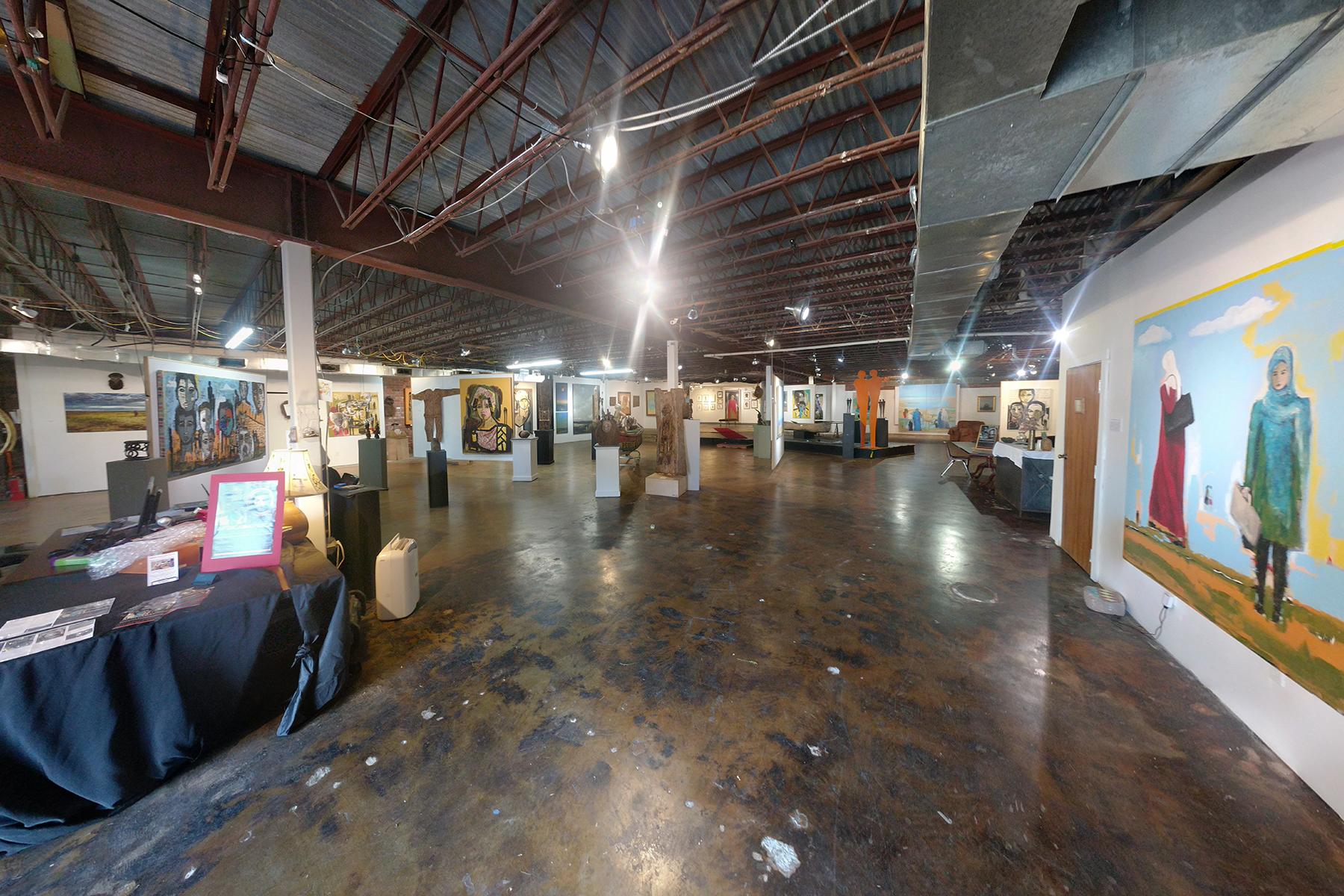 <a href='http://www.fodors.com/world/north-america/usa/louisiana/new-orleans/experiences/news/get-out-of-the-french-quarter-to-discover-this-much-cooler-new-orleans-neighborhood#'>From "Get Out of The French Quarter to Discover This Much Cooler New Orleans Neighborhood: Galleries Galore"</a>