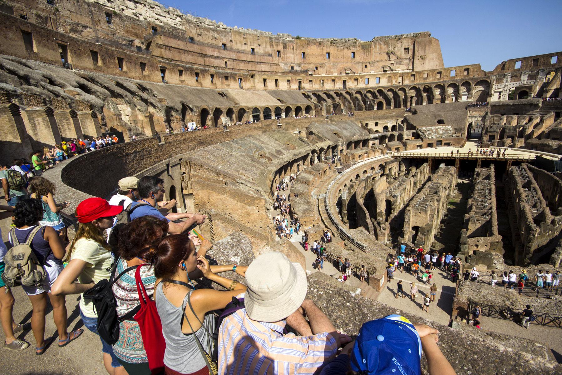 08_Colosseum_101_Skip_the_Line_dreamstime_xl_45615900