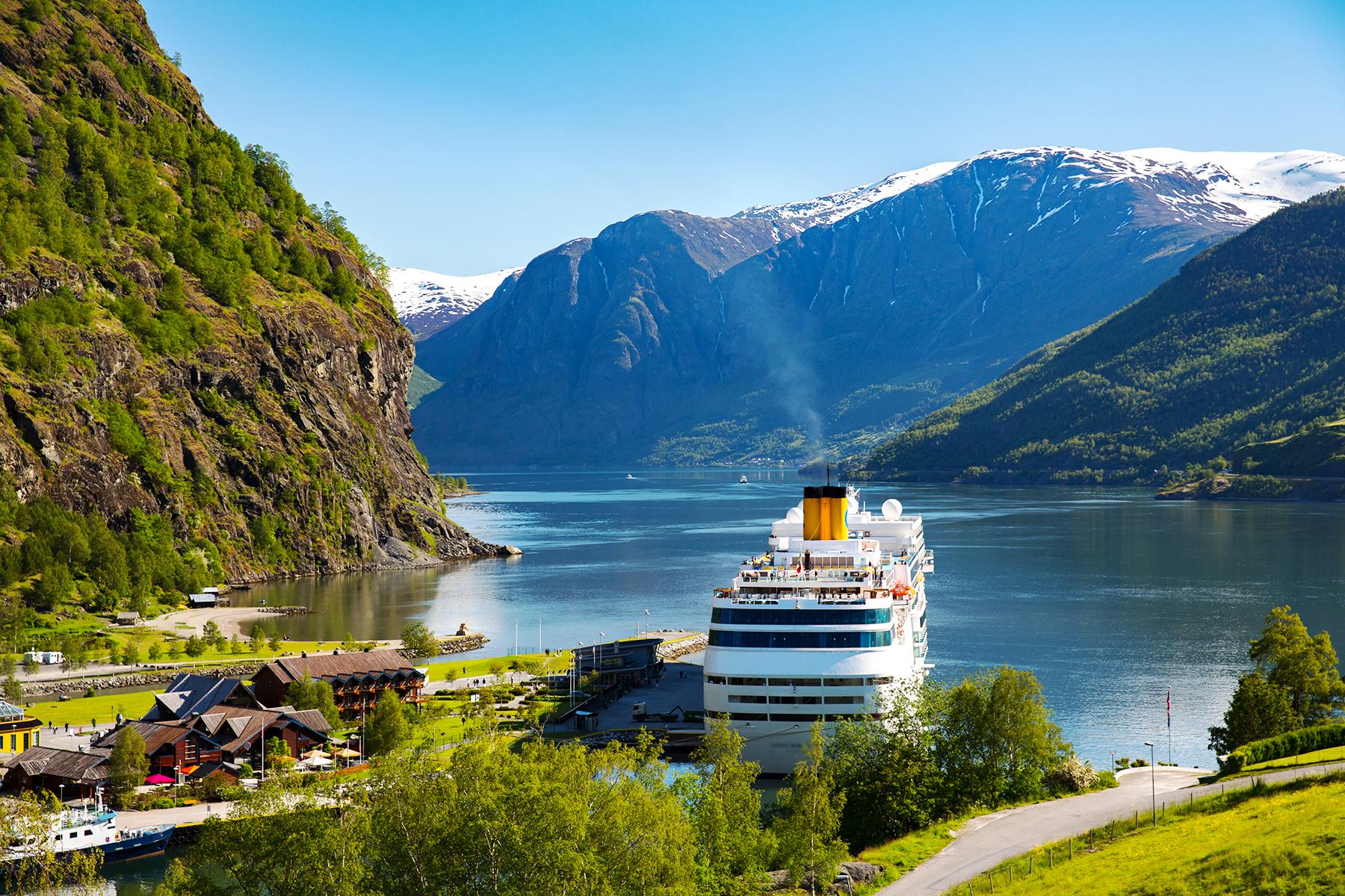 cruise around norway