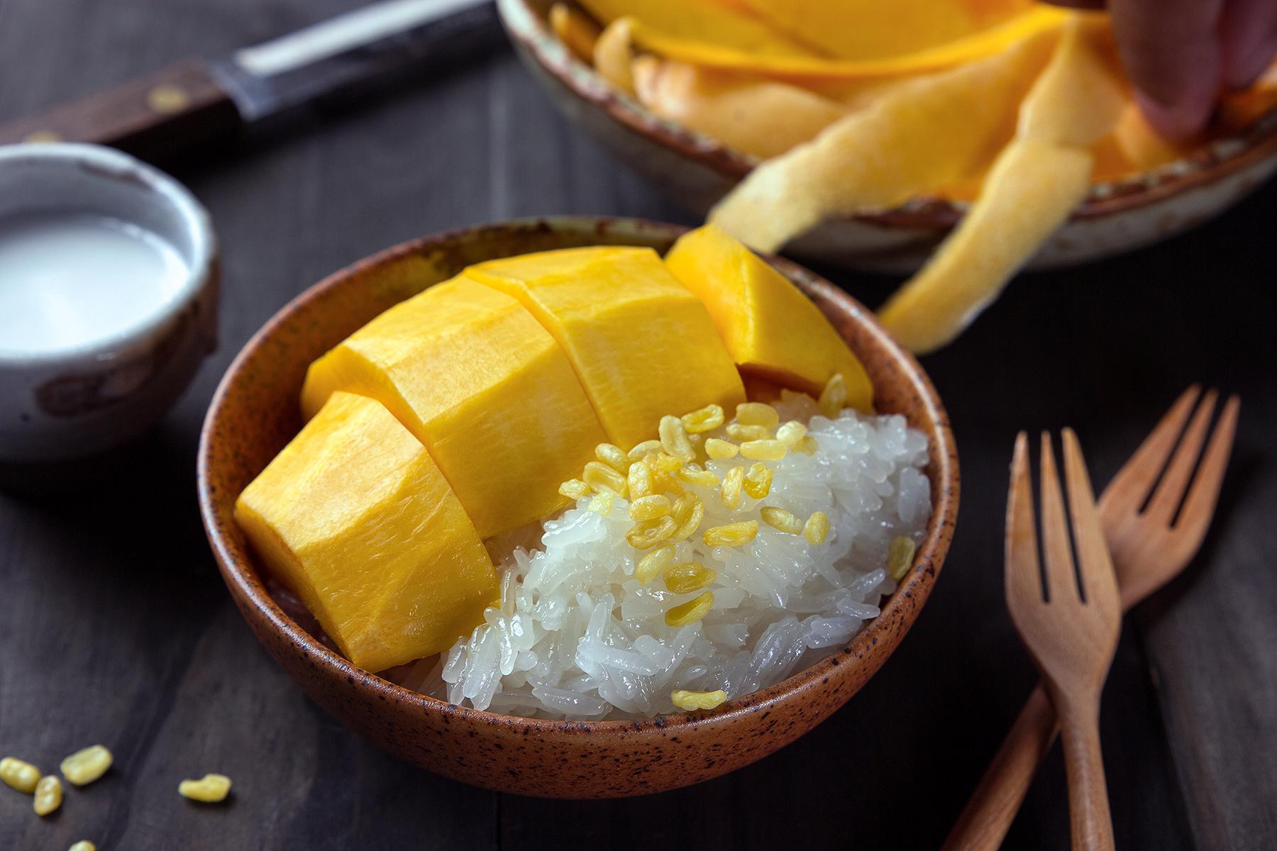 09_15ThingstoEatanddrinkinLaos__KhaoNiew_shutterstock_615335603