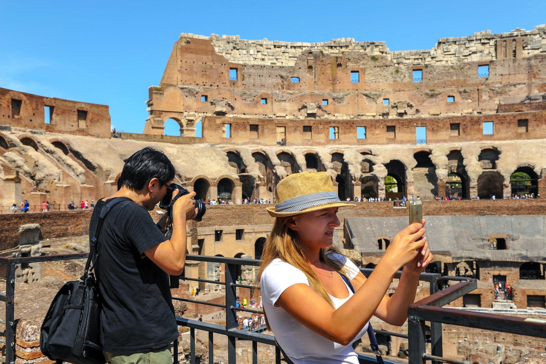 13_Colosseum_101_Best_Photo_shutterstock_793019140