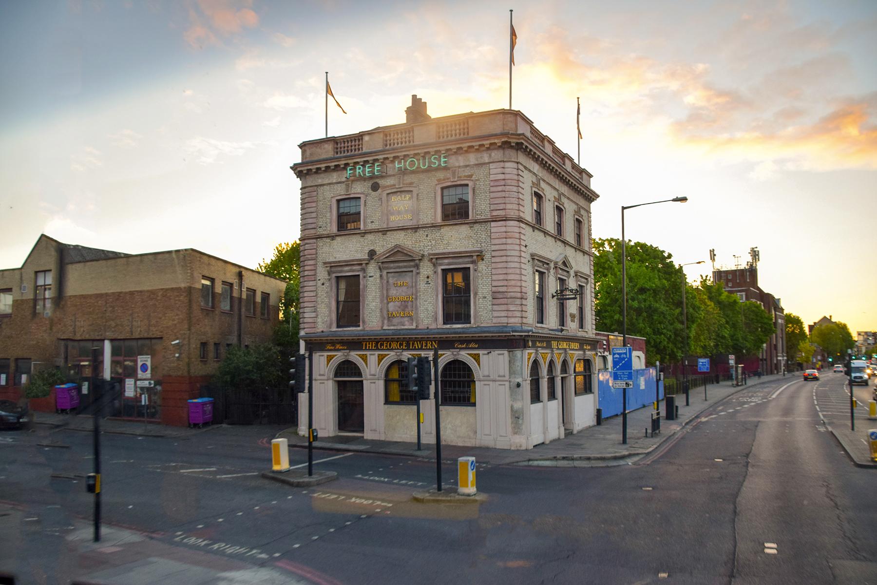 14_LondonPubs_GeorgeTavern_34175482601o
