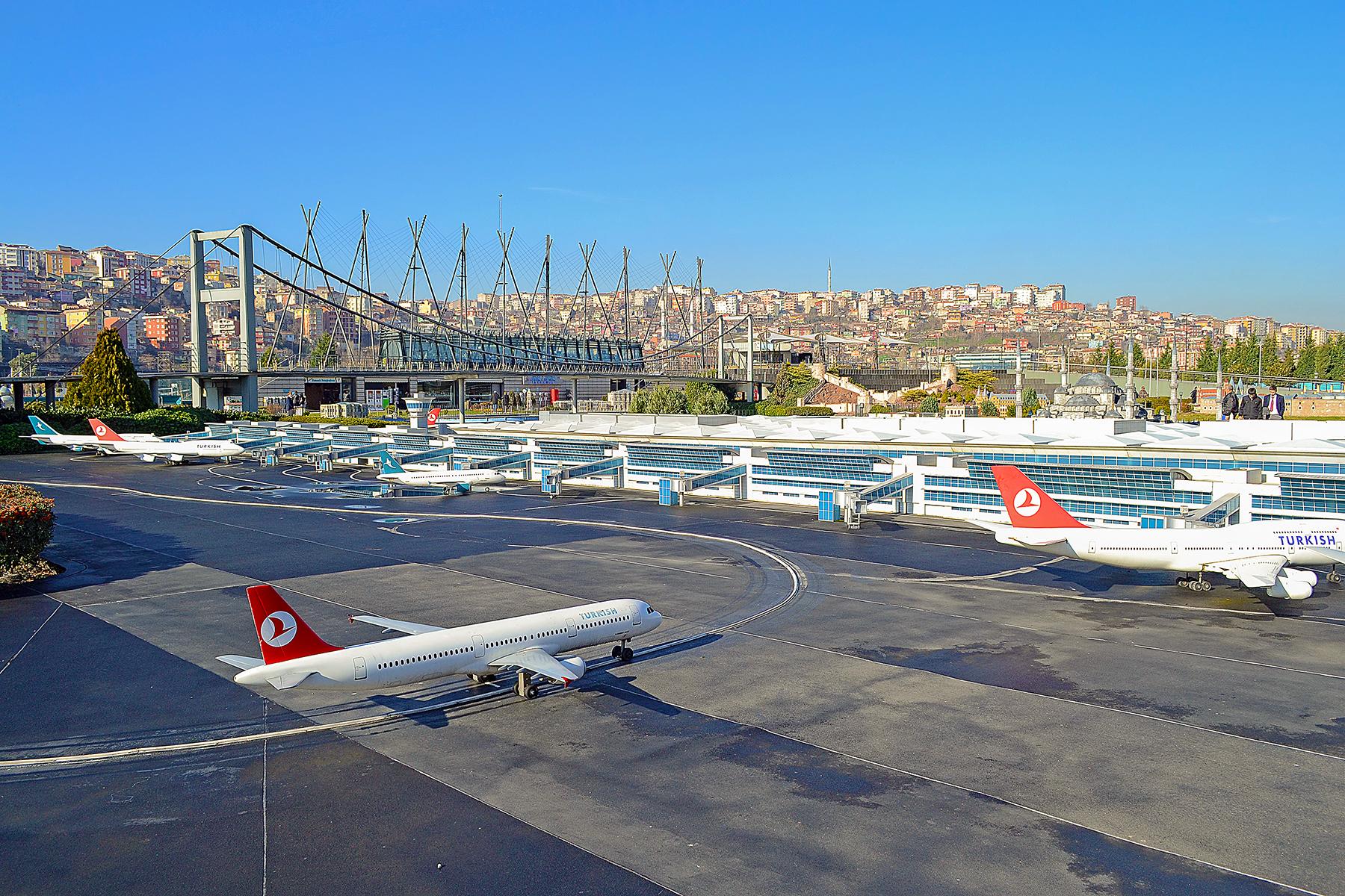 15_10ThingsyouneedtoknowaboutTurkey__Visas_shutterstock_137350733