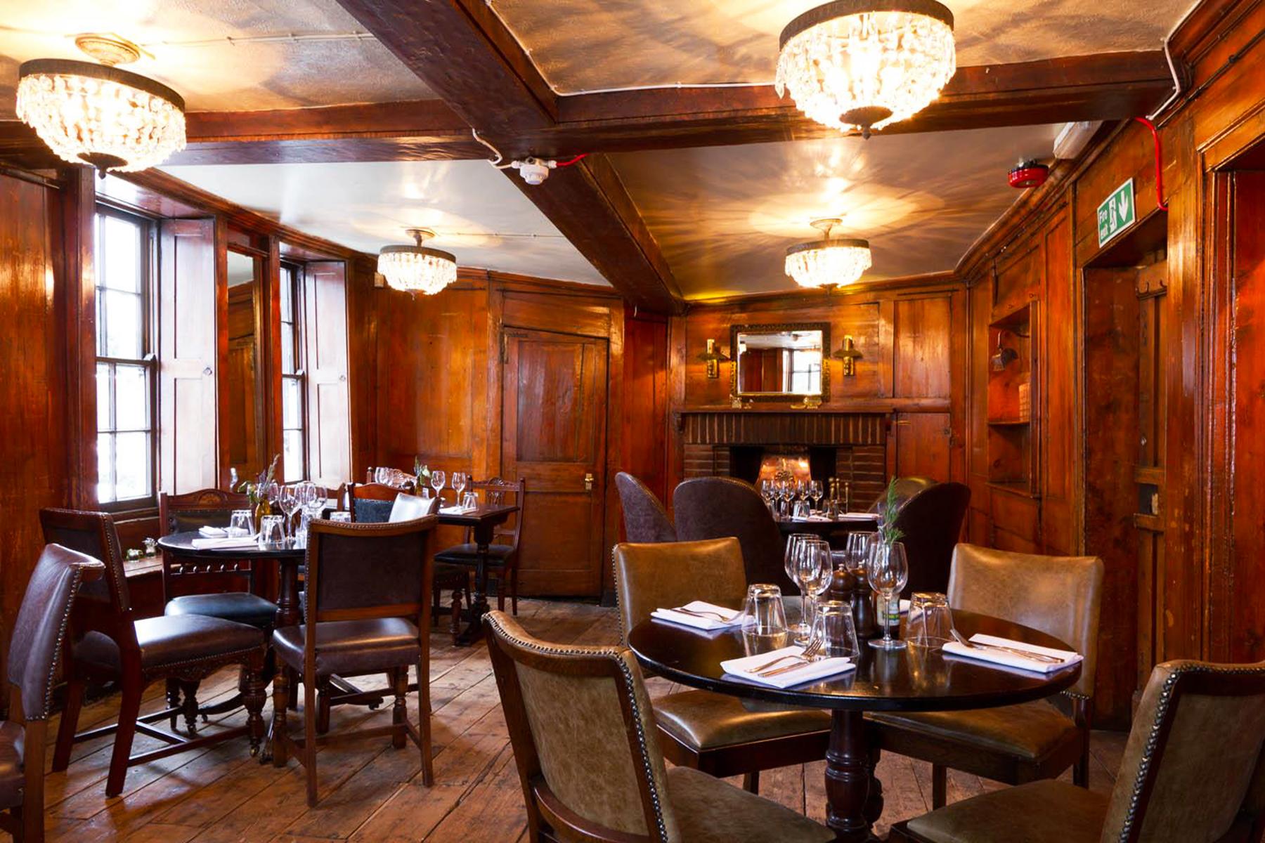 18_LondonPubs_SpaniardsInn_792347_238159_o