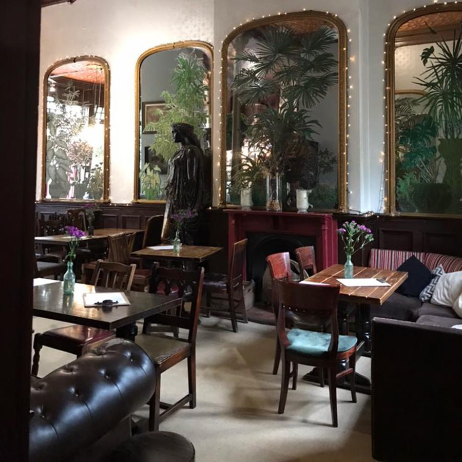 20_LondonPubs_IslandQueen_IMG-20171010-WA0018
