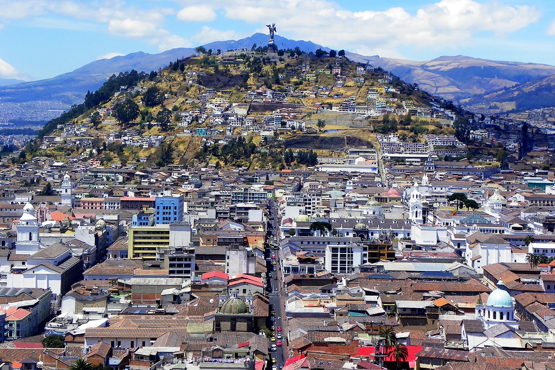 3_CapitalCityViews_BasilicadeVotoNacional_shutterstock_1250502727