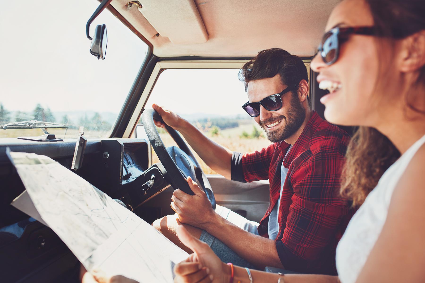 5_PlanRoadtrip_GoodCopilot_shutterstock_394099399
