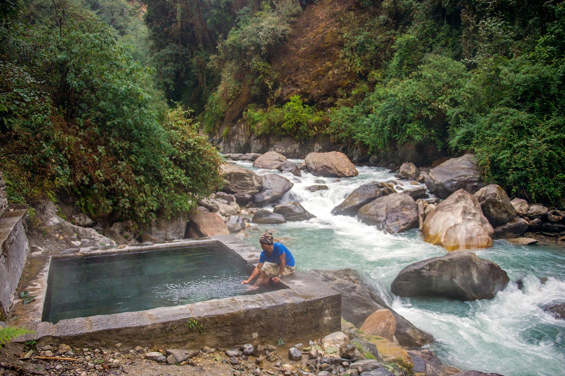05_WildThermalBathing__JhinuDanda_shutterstock_580823893