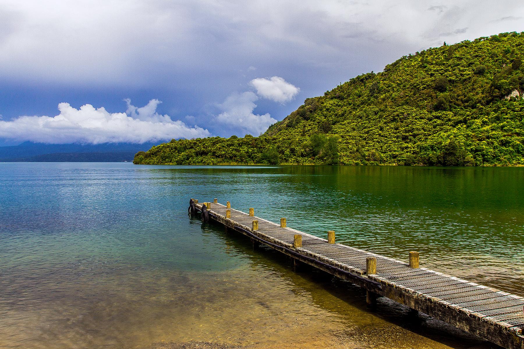 09_WildThermalBathing__TeRataBay_shutterstock_1325467703
