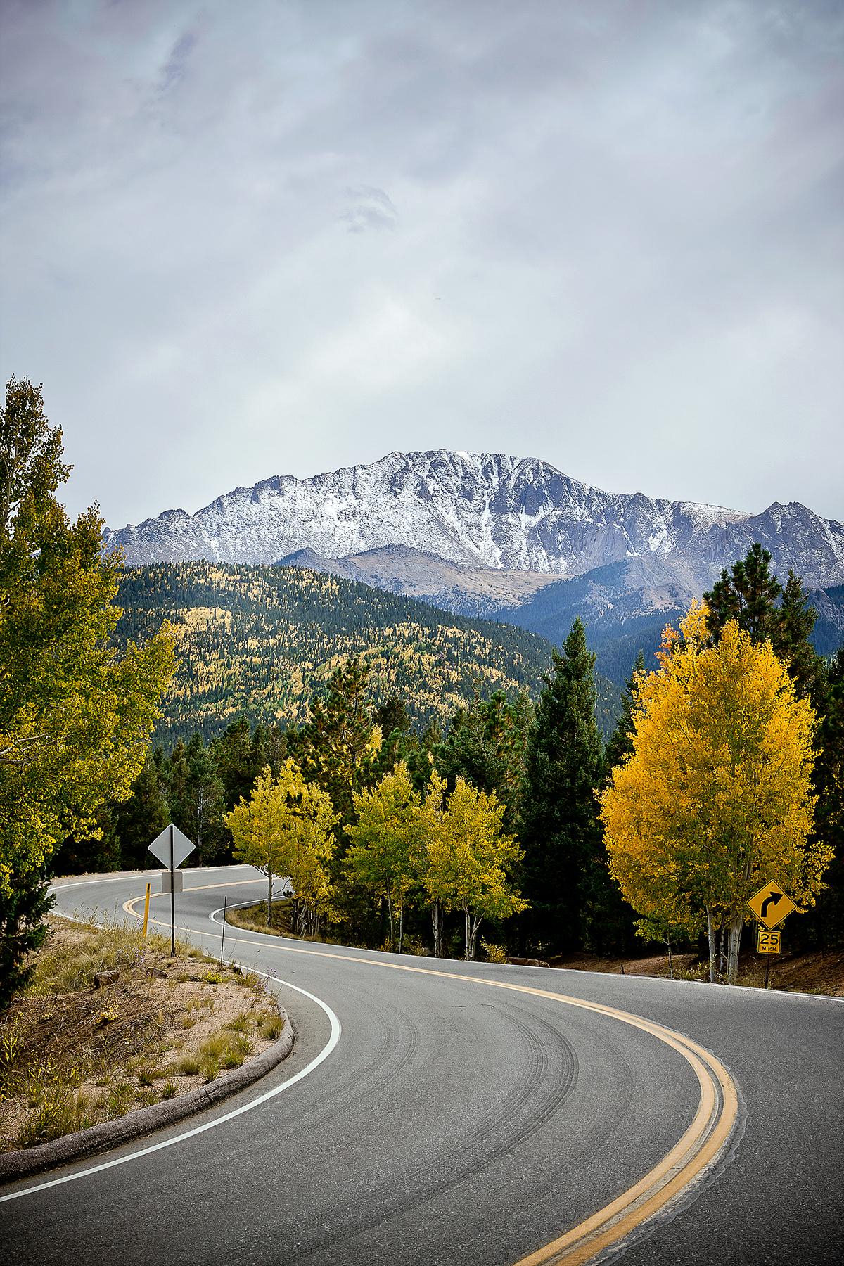 12_UltimateColorado__SummitPikesPeak_iStock-164106875