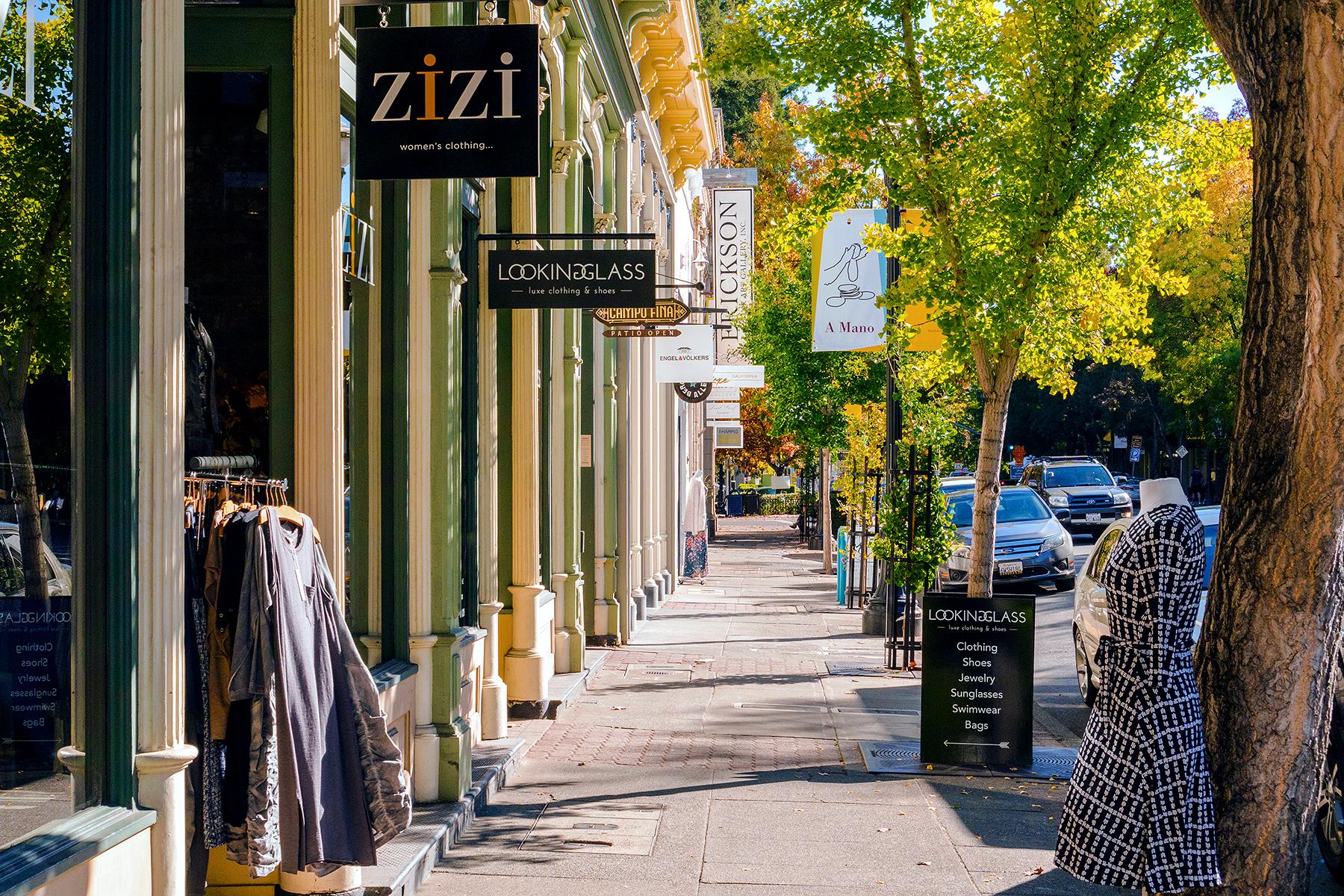 19_UltimateNapaandSonoma__ShopTillyouStop_shopping_Healdsburg_by_Mariah_Harkey_Sonoma_County_007