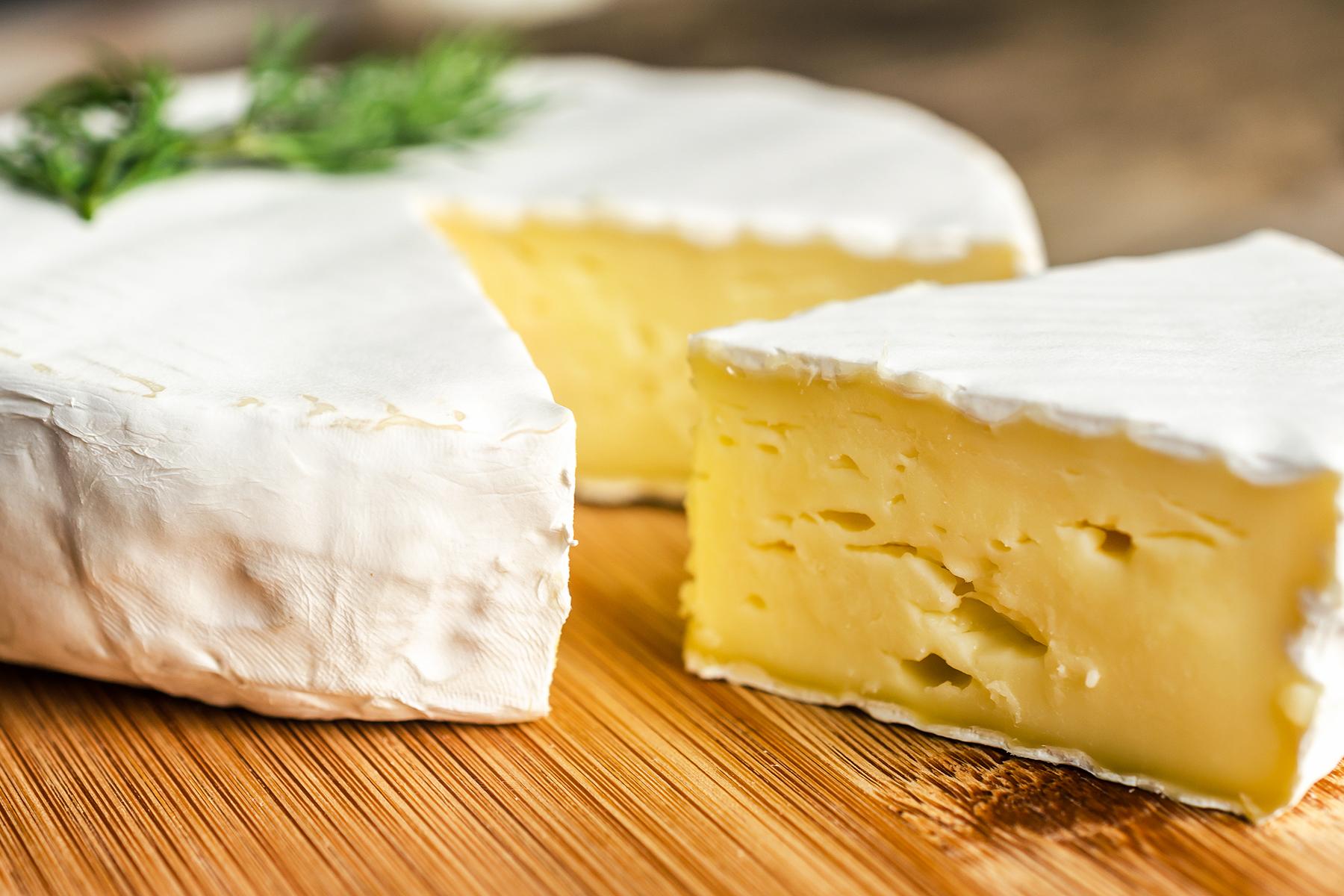 5_FrenchCheesesNeverHeardOf_Coulomniers_shutterstock164808410