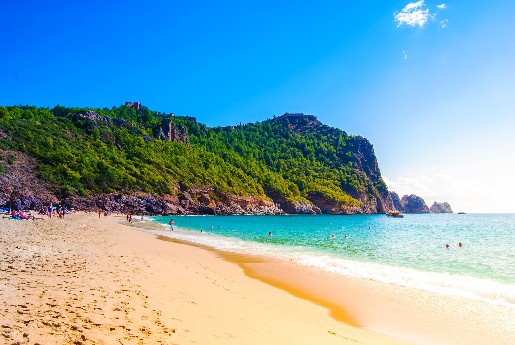 02_10BestBeachesinTurkey__CleopatraBeach_shutterstock_391324093