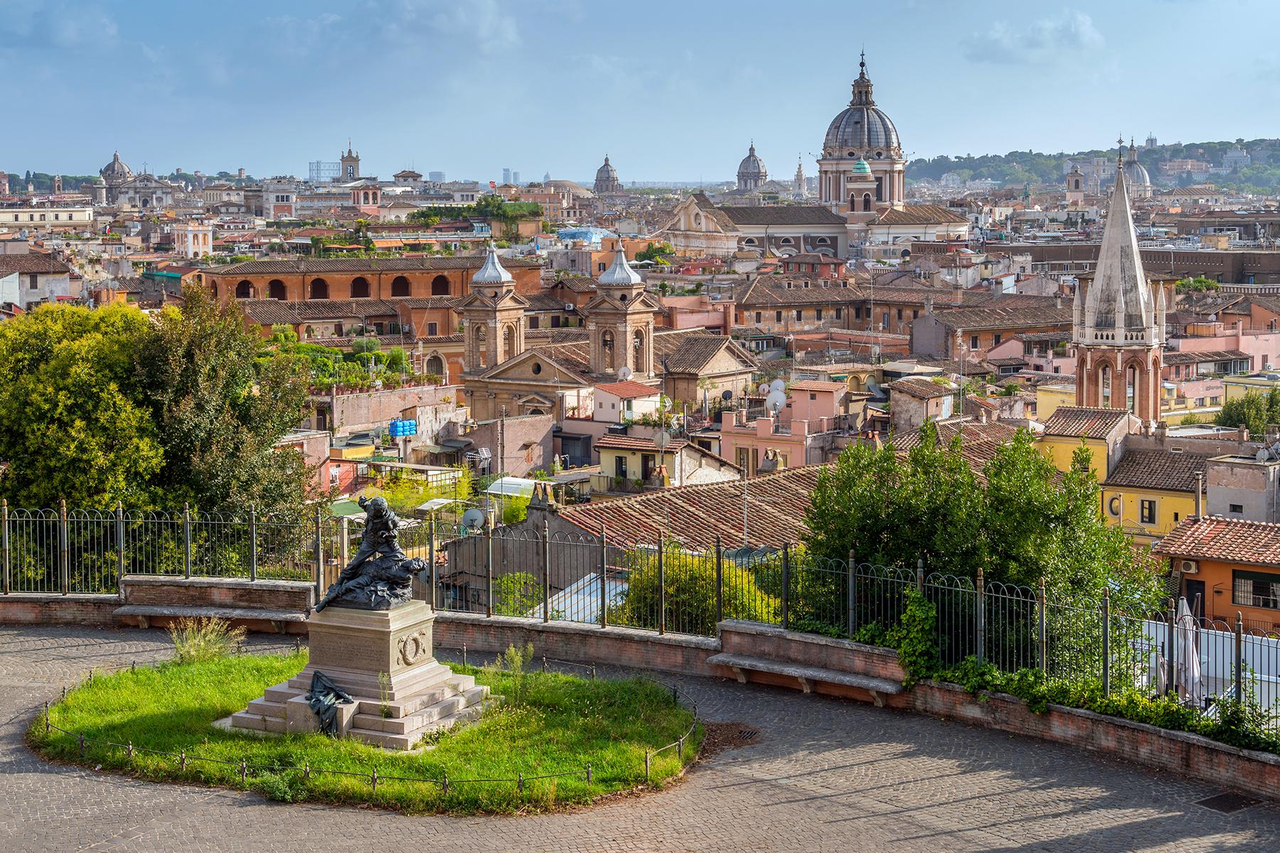 03_UnderTheRadarRome__CulturalProgrammingVillaMedici_shutterstock_1195015162
