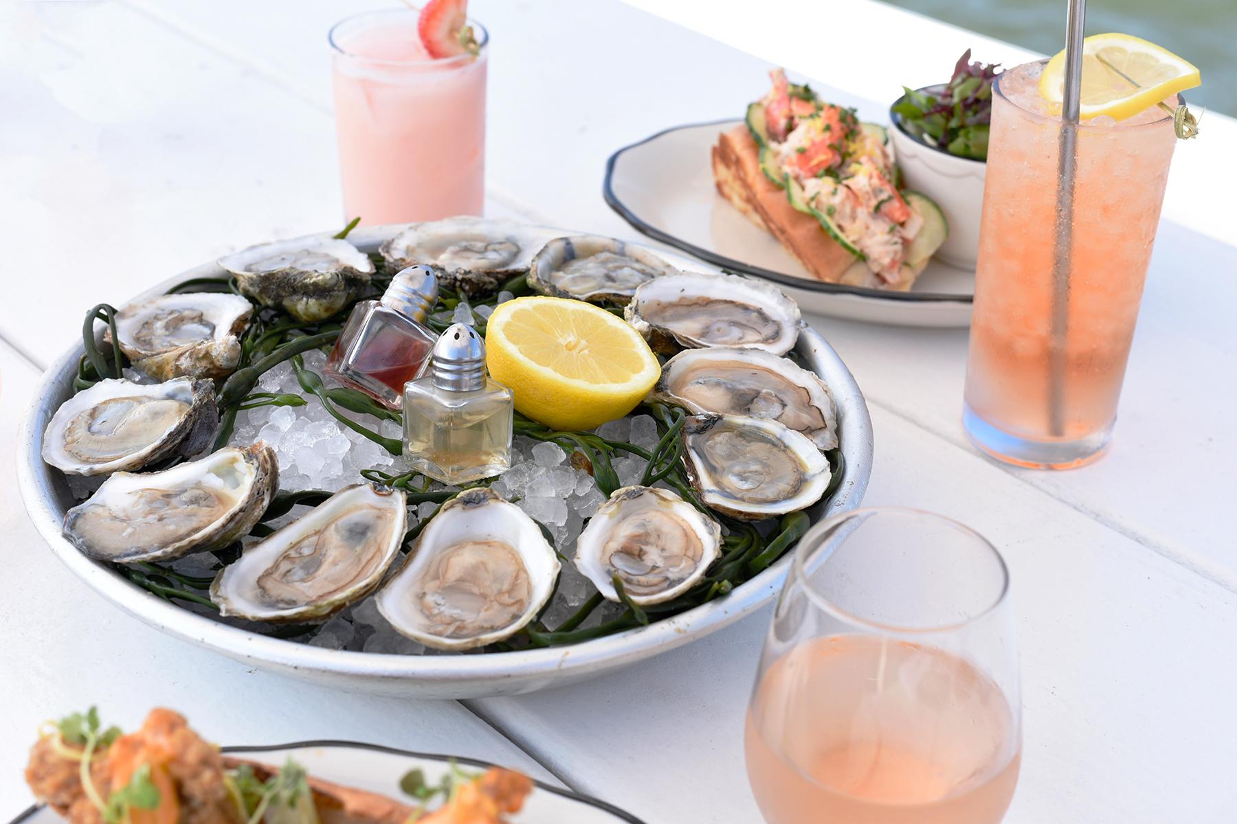03_WhatToEatAndDrinkInNYC__OystersAndLobster_Pilot_0146_DGA
