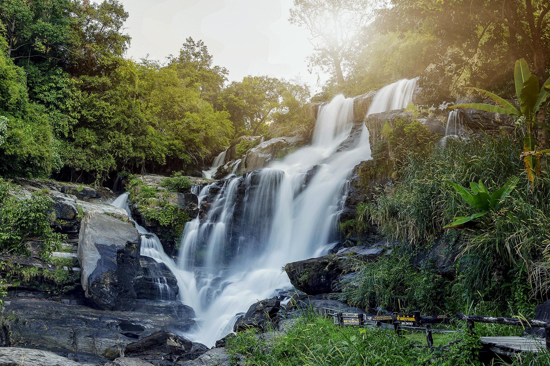 04_30UltimateThailand__HikeDoiInthanon_dreamstime_xxl_98225612