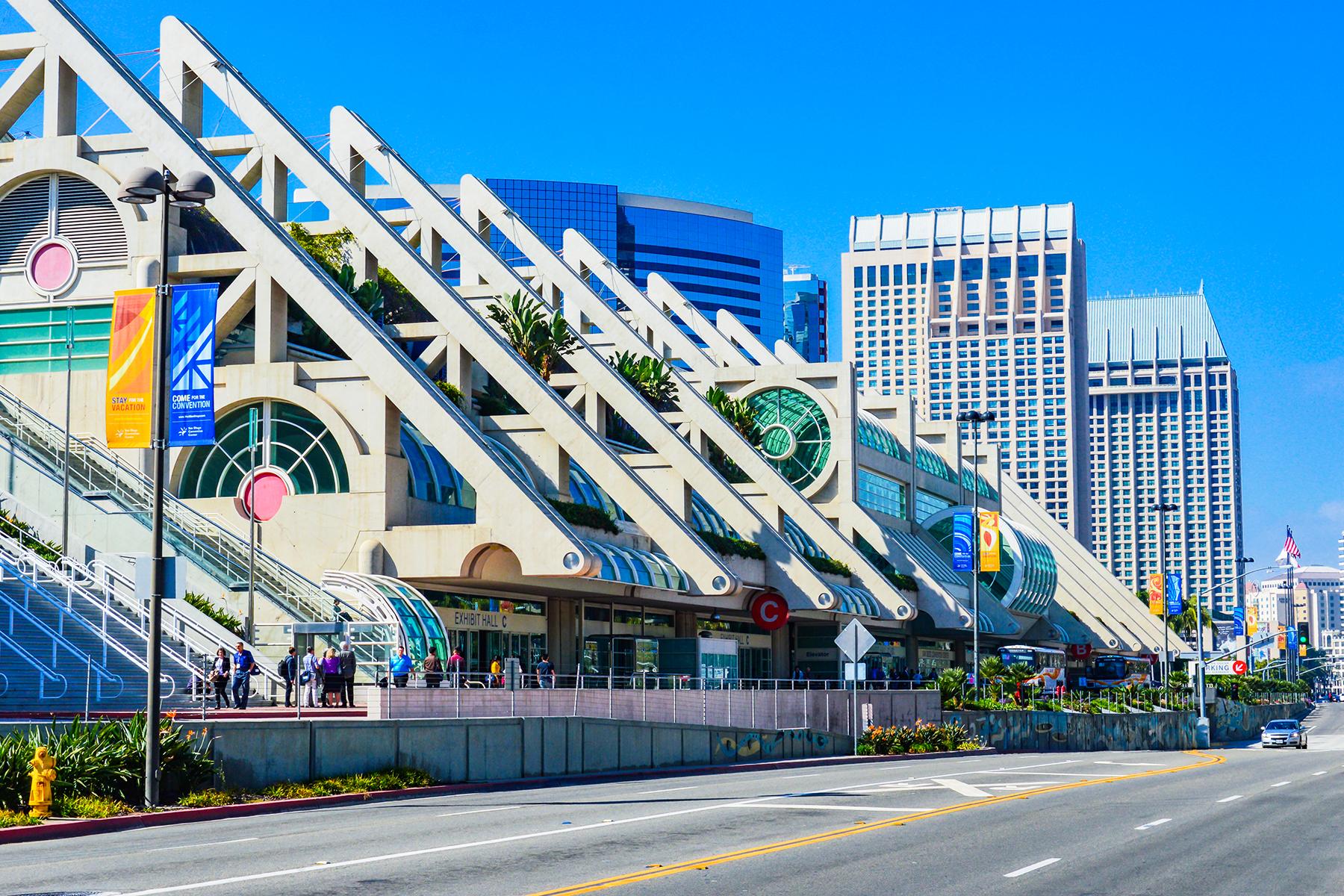 04_NeedToKnowSanDiego__HotelsDuringComicCon_shutterstock_687100960