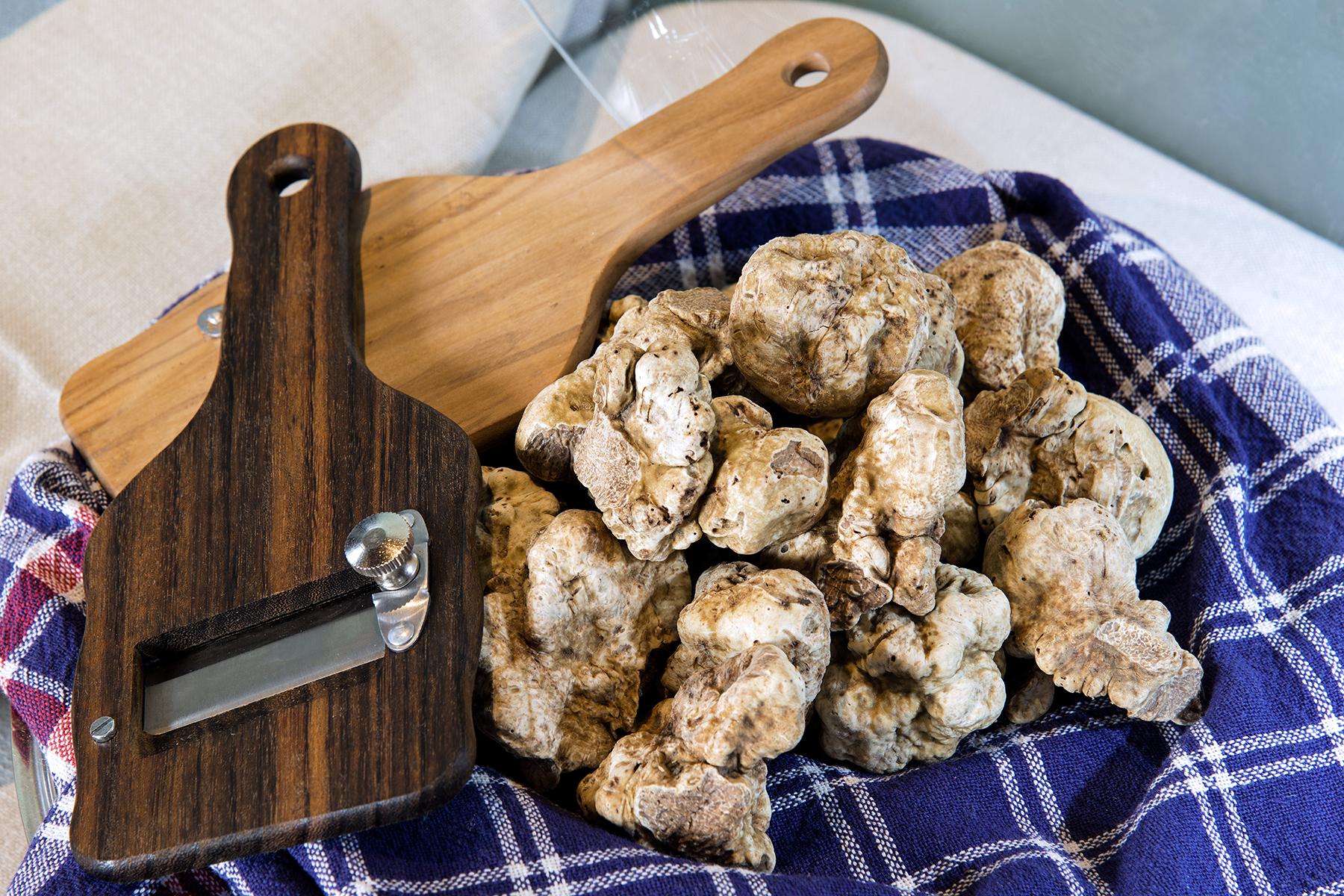 05_WorldsMostExpensiveIngredients__Truffle_shutterstock_738684235