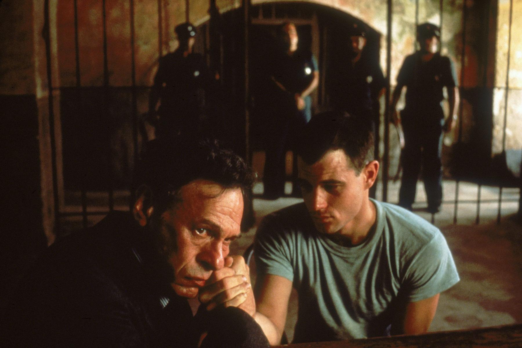 06_Turkey_BooksMovies_midex_stl_10_h_6