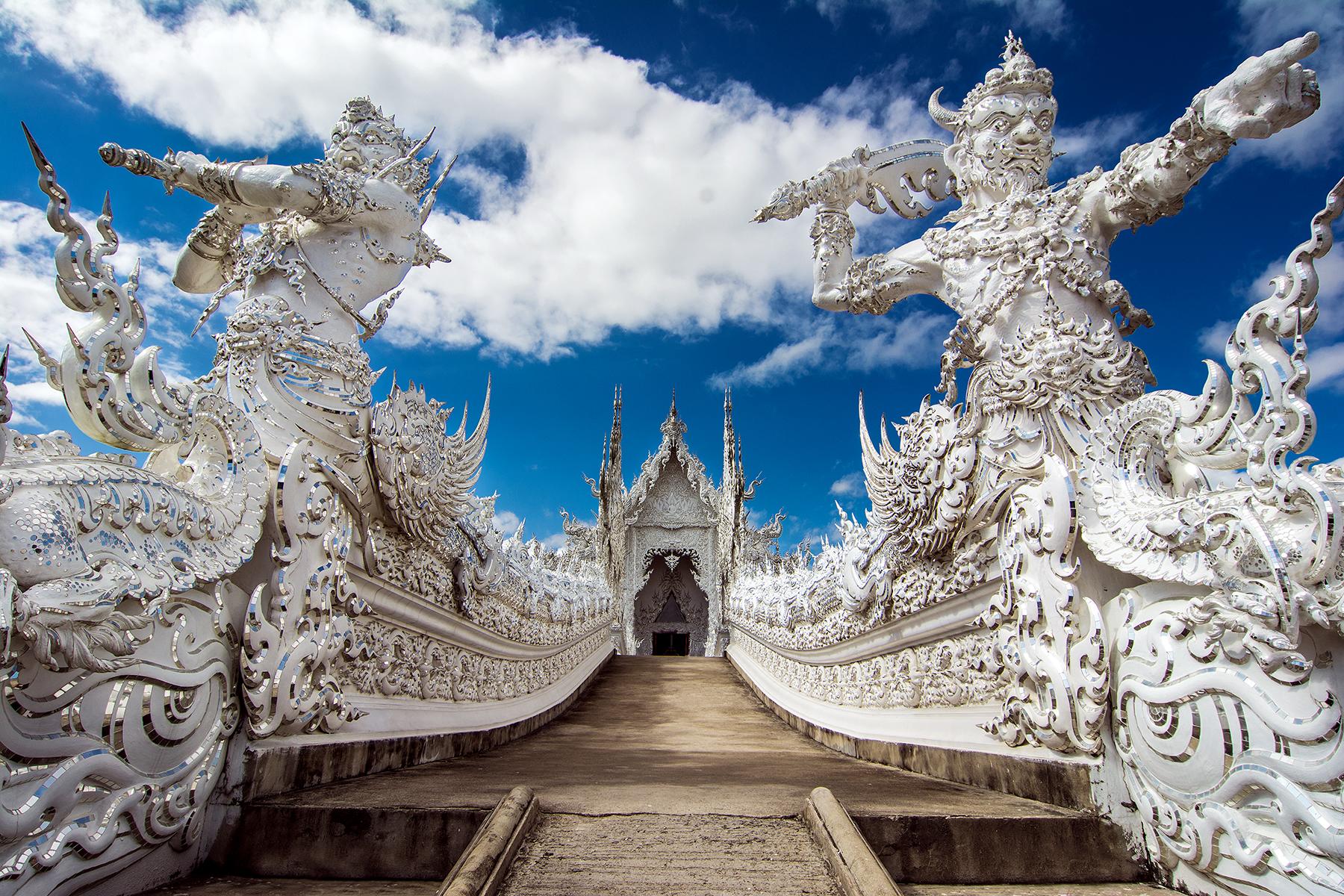 07_30UltimateThailand__VisitChiangRai_dreamstime_xxl_38792386