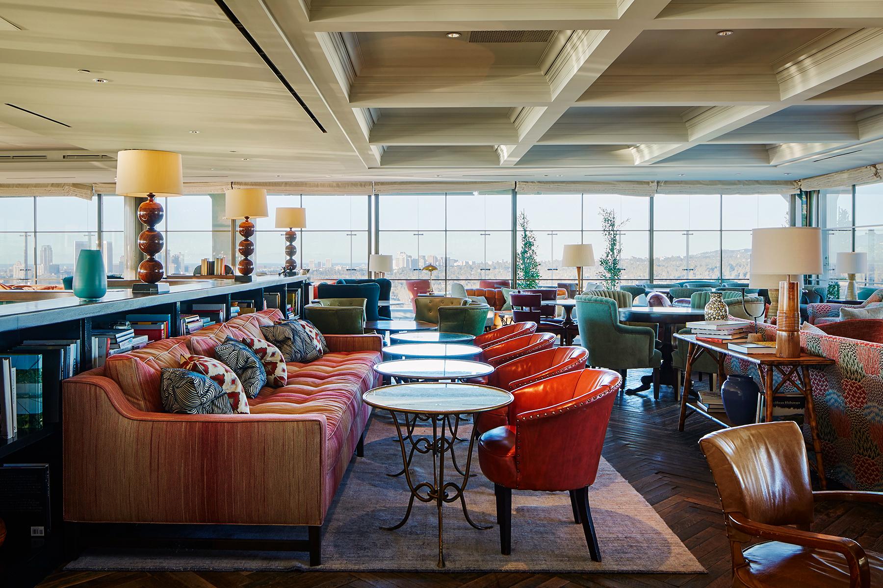 02_LosAngelesCelebrityHangouts__SohoHouse_Sitting Room