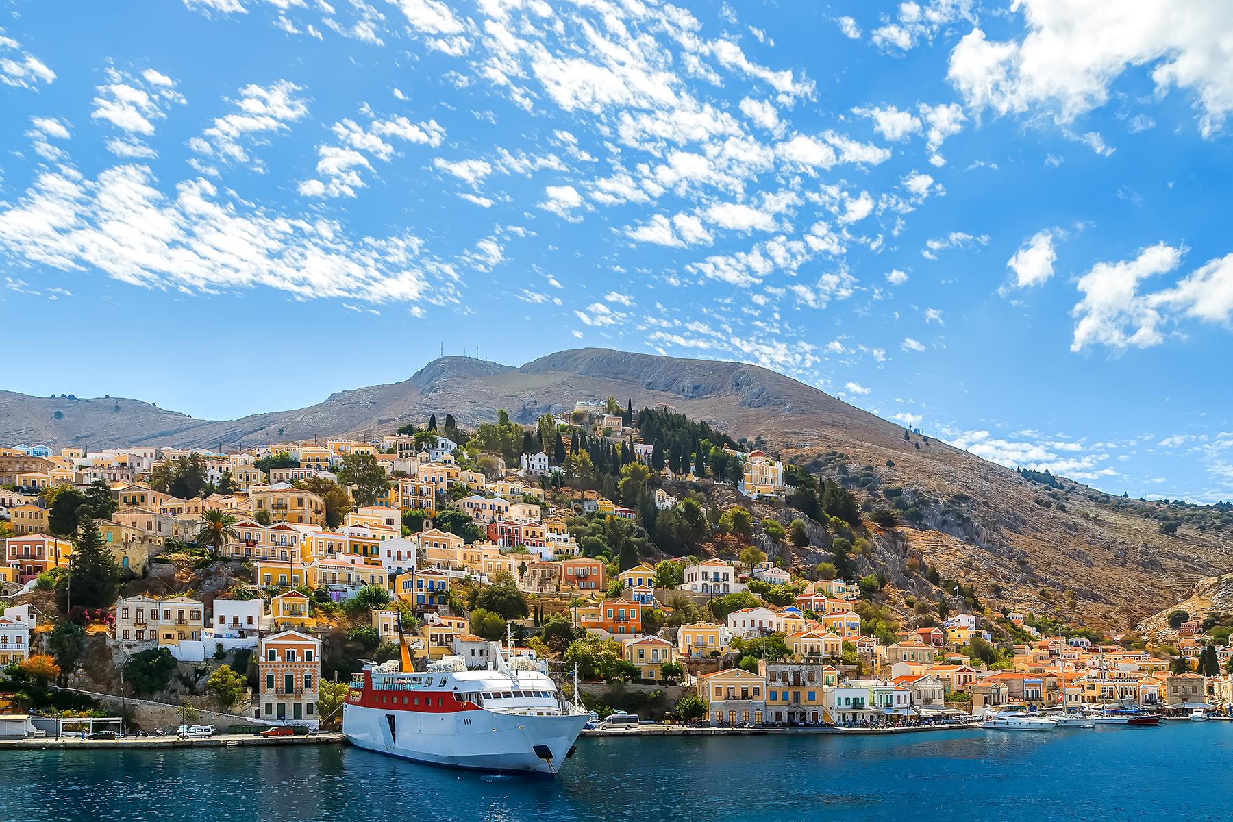 06_AmazingBoatJourneys__IslandHopping_iStock-666059462