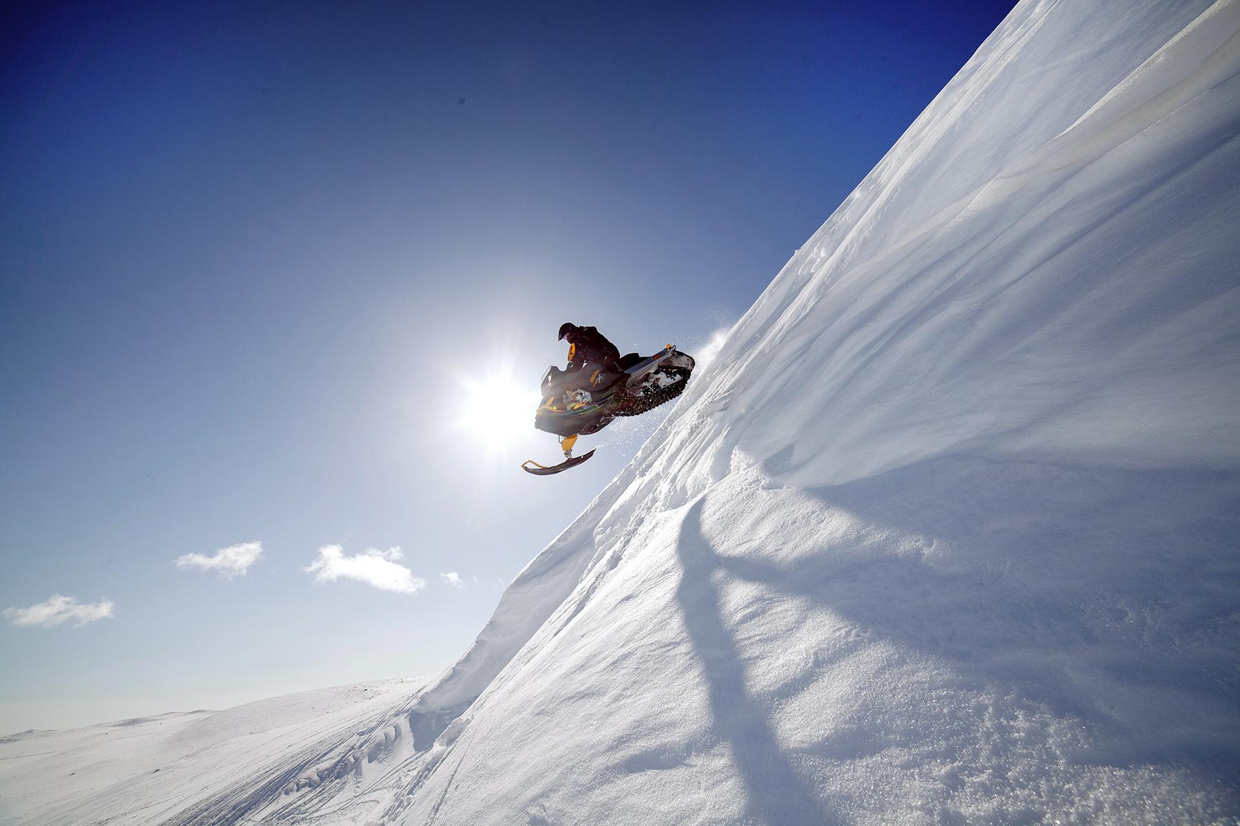 06_LaplandWinterActivities__Snowmobiling_6.) Snowmobile2