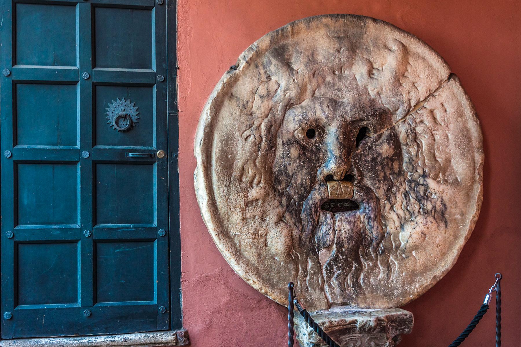 07_BestAncientSitesInRome__BoccaDellaVerita_shutterstock_524484109