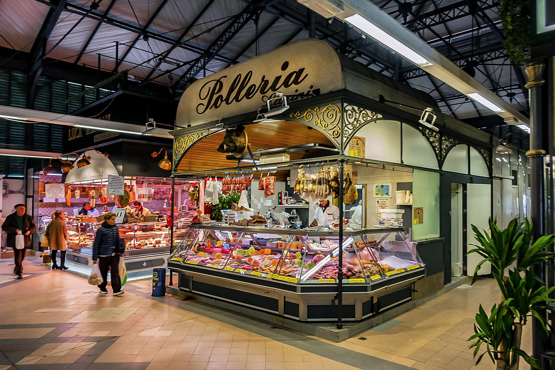 10_FreeThingsToDoInFlorence__SantAmbrogioMarket_shutterstock_1091169584