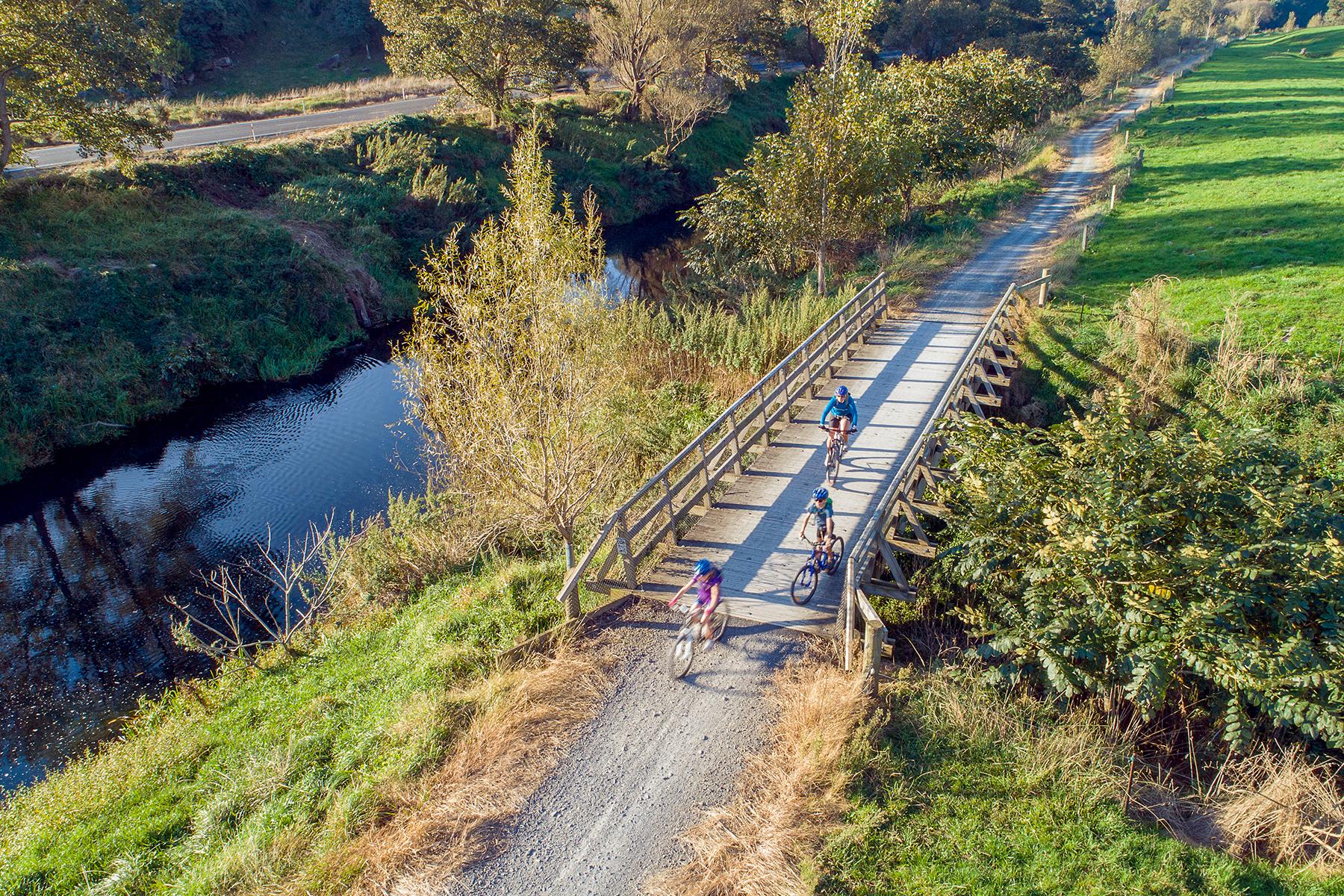 10_UltimateThingsToDoNewZealand__CycleInTheCoromandel_HRT-Drone-136Credit_Chris-Parker