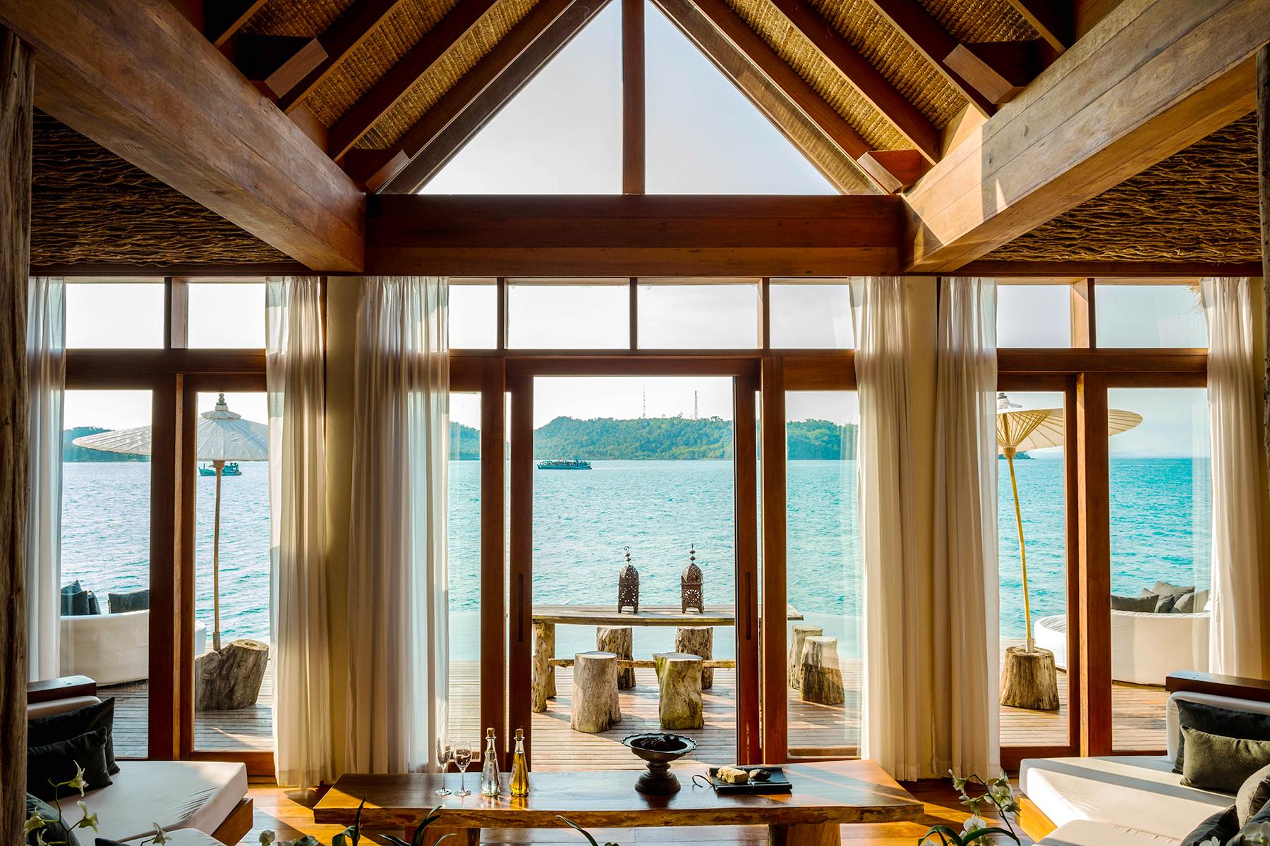 14_25UltimateCambodia__CastawayInLuxuryOnSongSaa_overwater-villa-interior-song-saa-private-island-2015-6-2